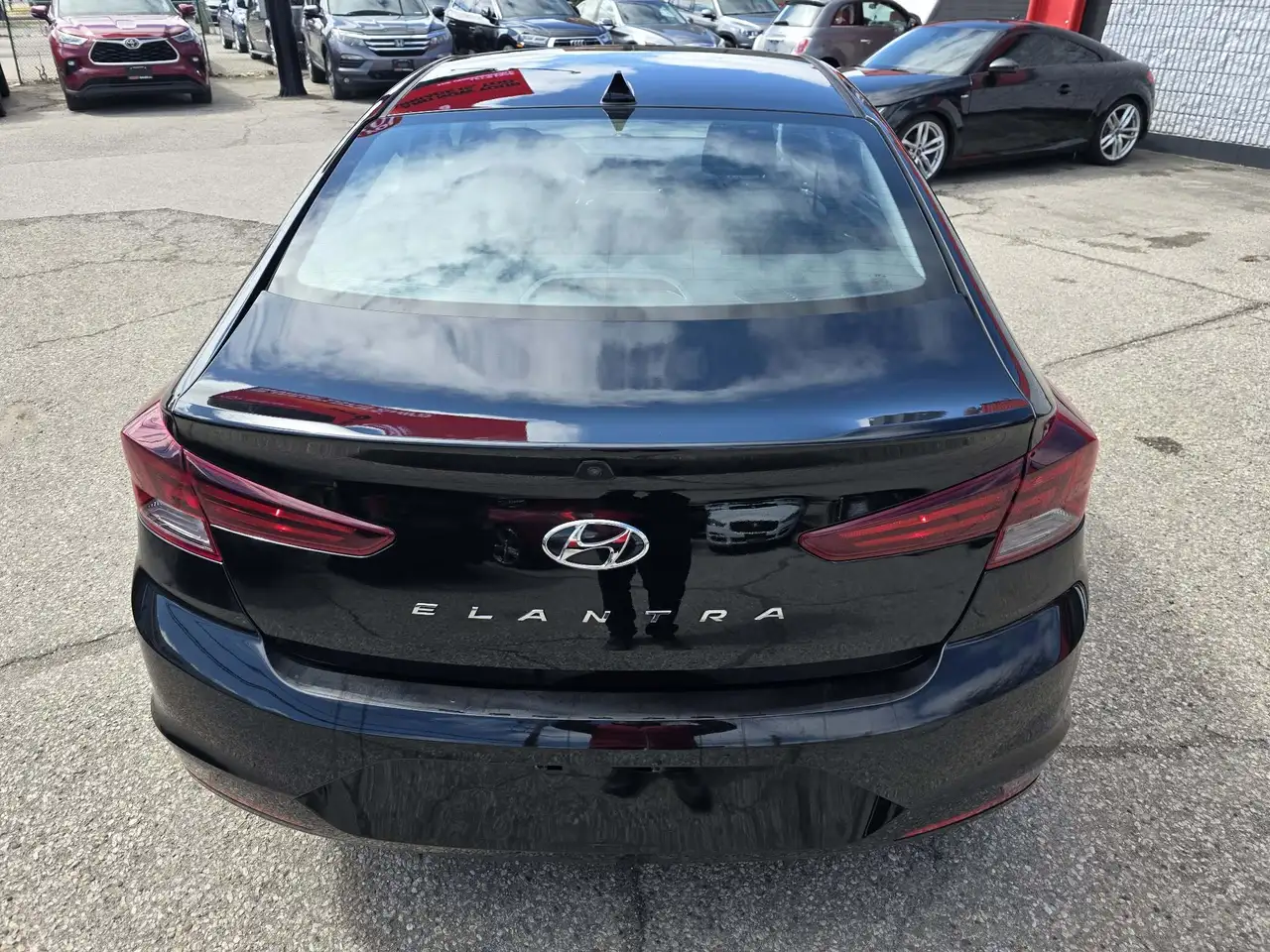 Hyundai ELANTRA снимка Hyundai ELANTRA