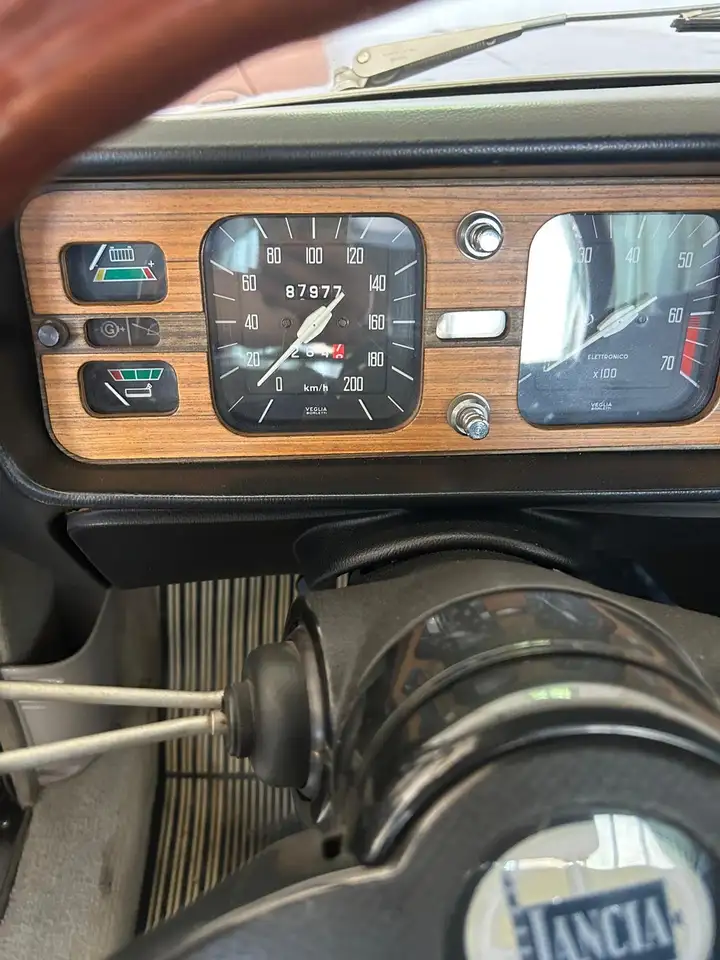 Lancia berlina LANCIA 2000, foto 4
