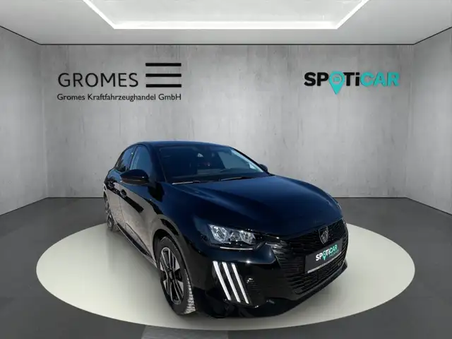 Peugeot 208 main image