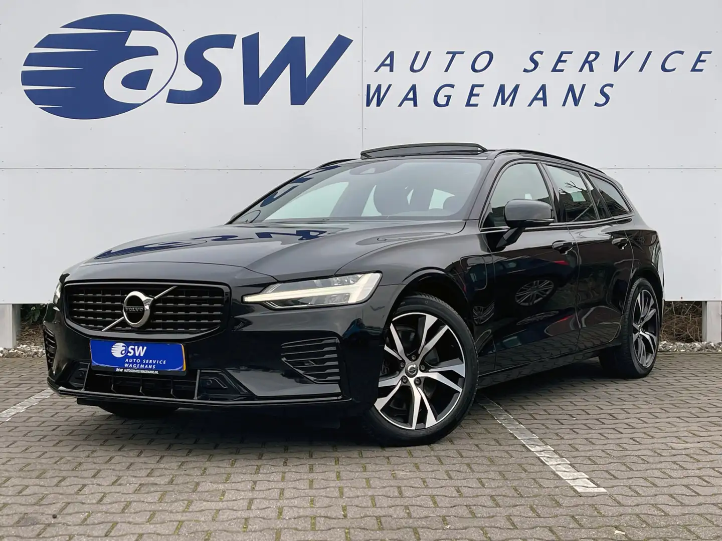 Volvo V60 2.0 T6 Recharge AWD R-Design | Pano | Trekhaak | P Negru - 1