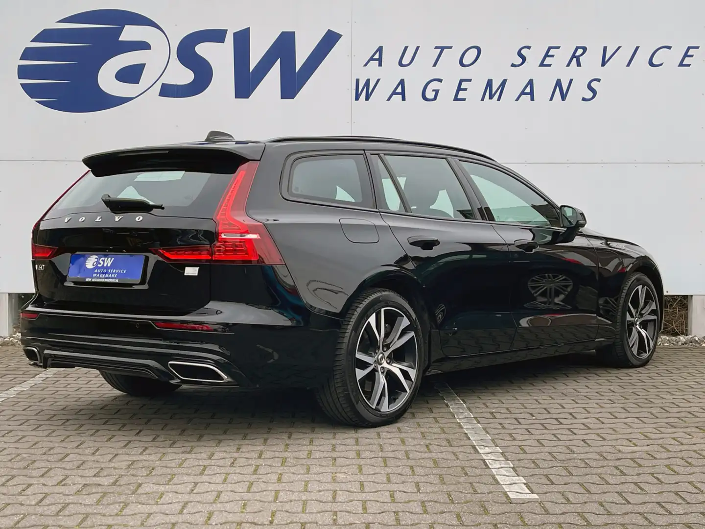Volvo V60 2.0 T6 Recharge AWD R-Design | Pano | Trekhaak | P Negru - 2