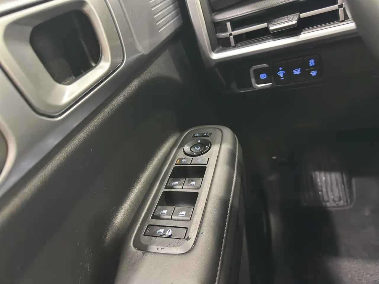 Hyundai SANTA FE снимка Hyundai SANTA FE