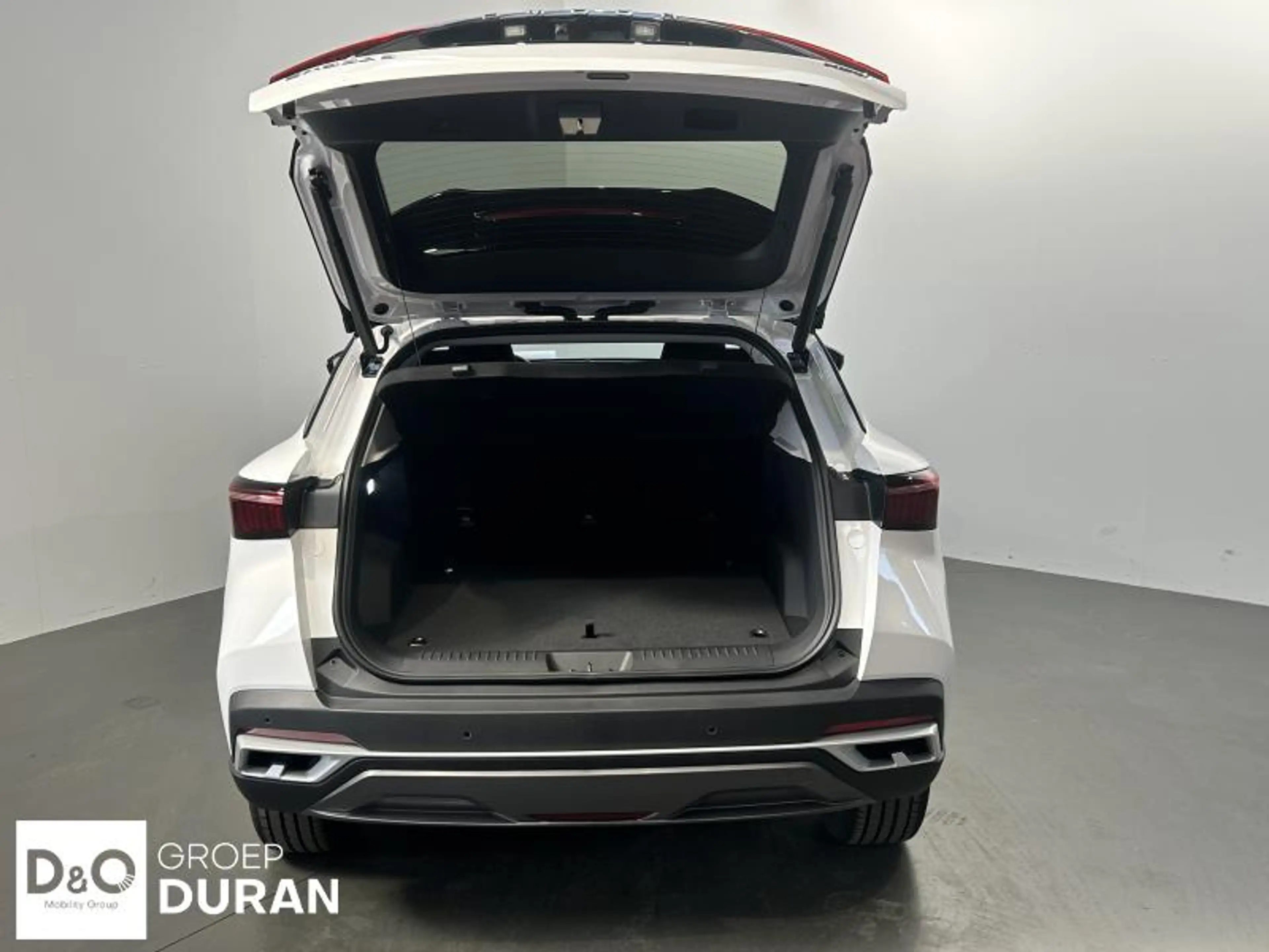 Omoda 5 NEW SHS-P MHEV — photo 6