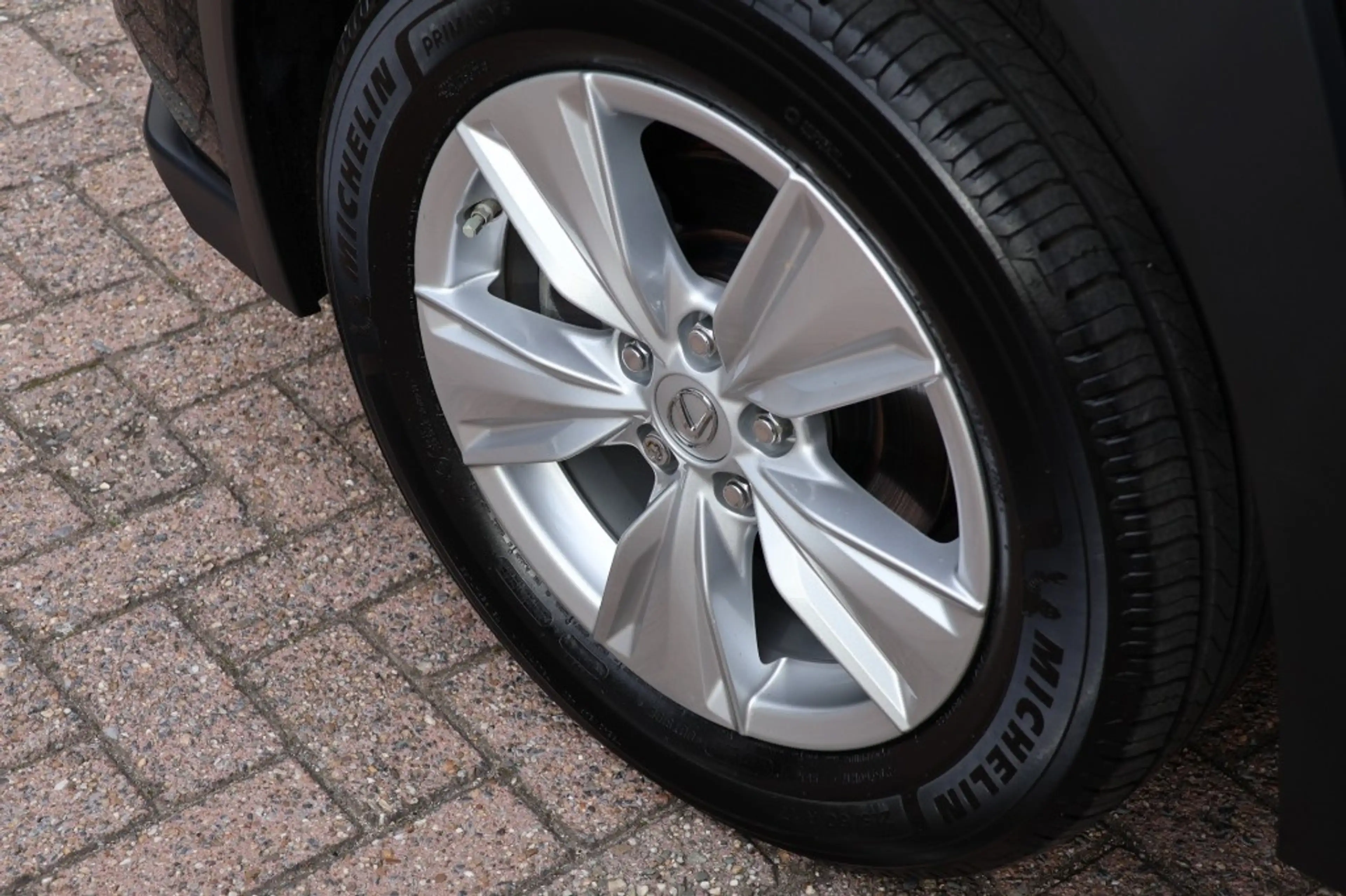 Lexus UX 250h UX 250-H comfort line — photo 13