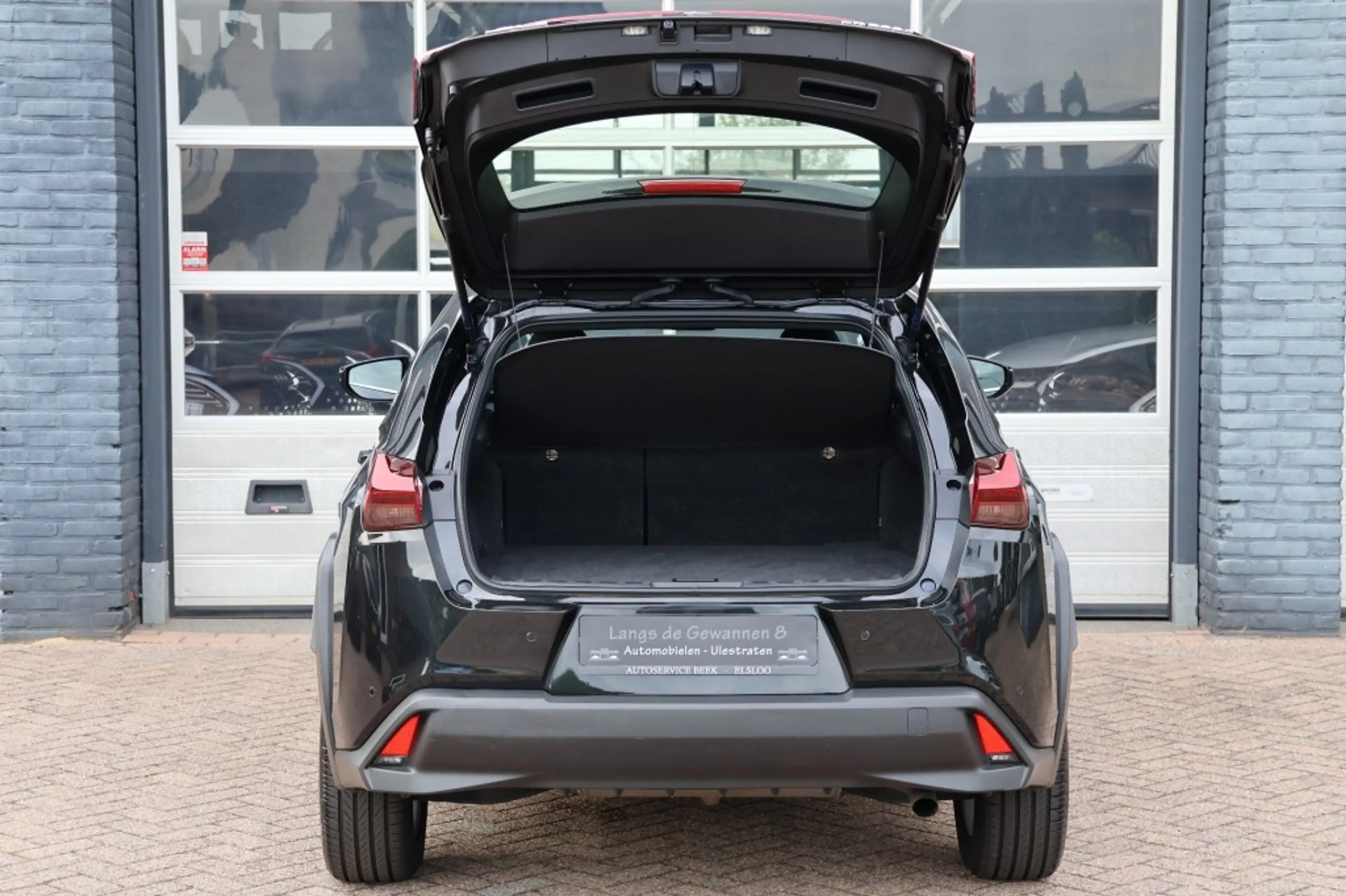 Lexus UX 250h UX 250-H comfort line — photo 7