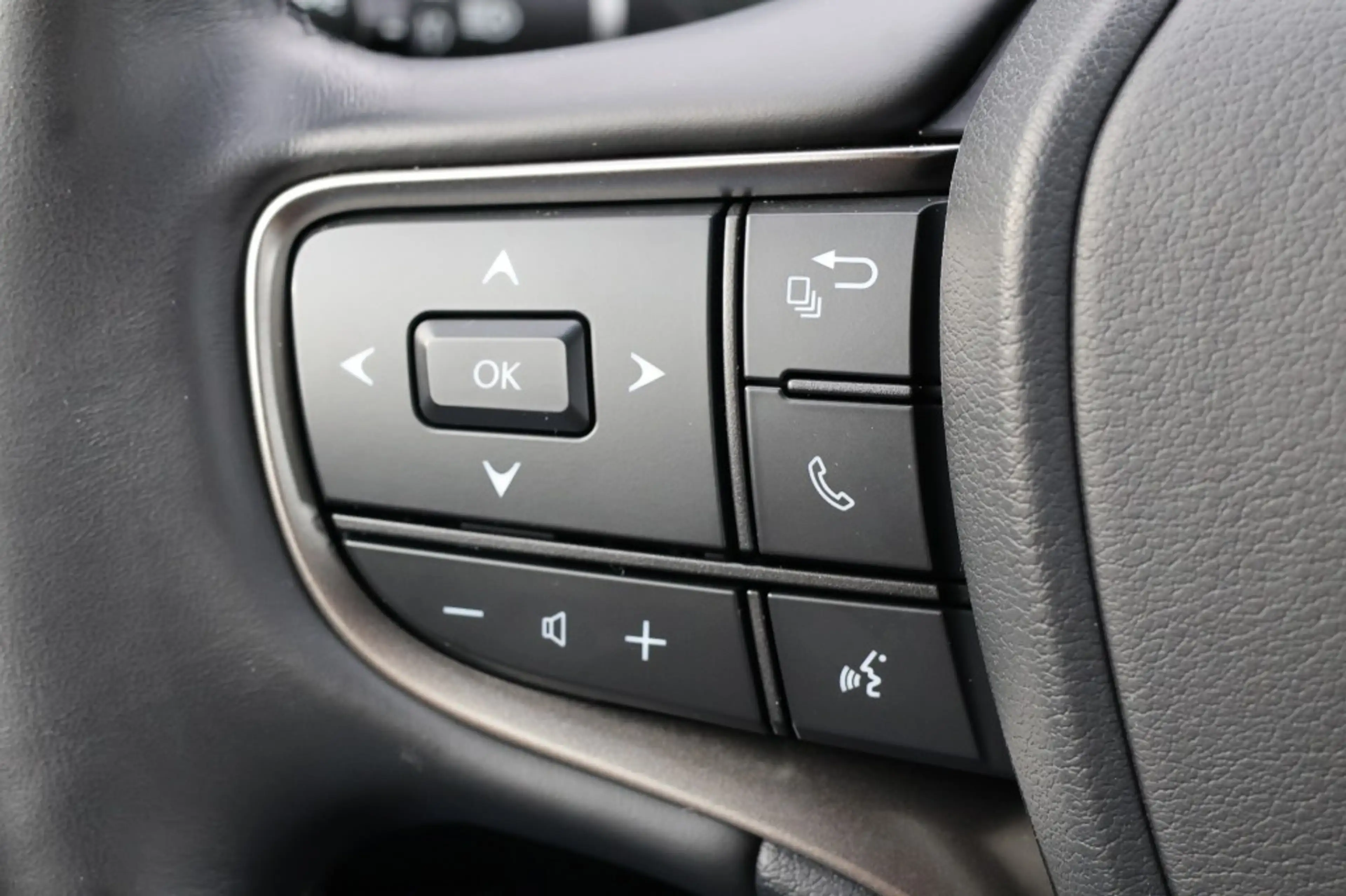 Lexus UX 250h UX 250-H comfort line — photo 12