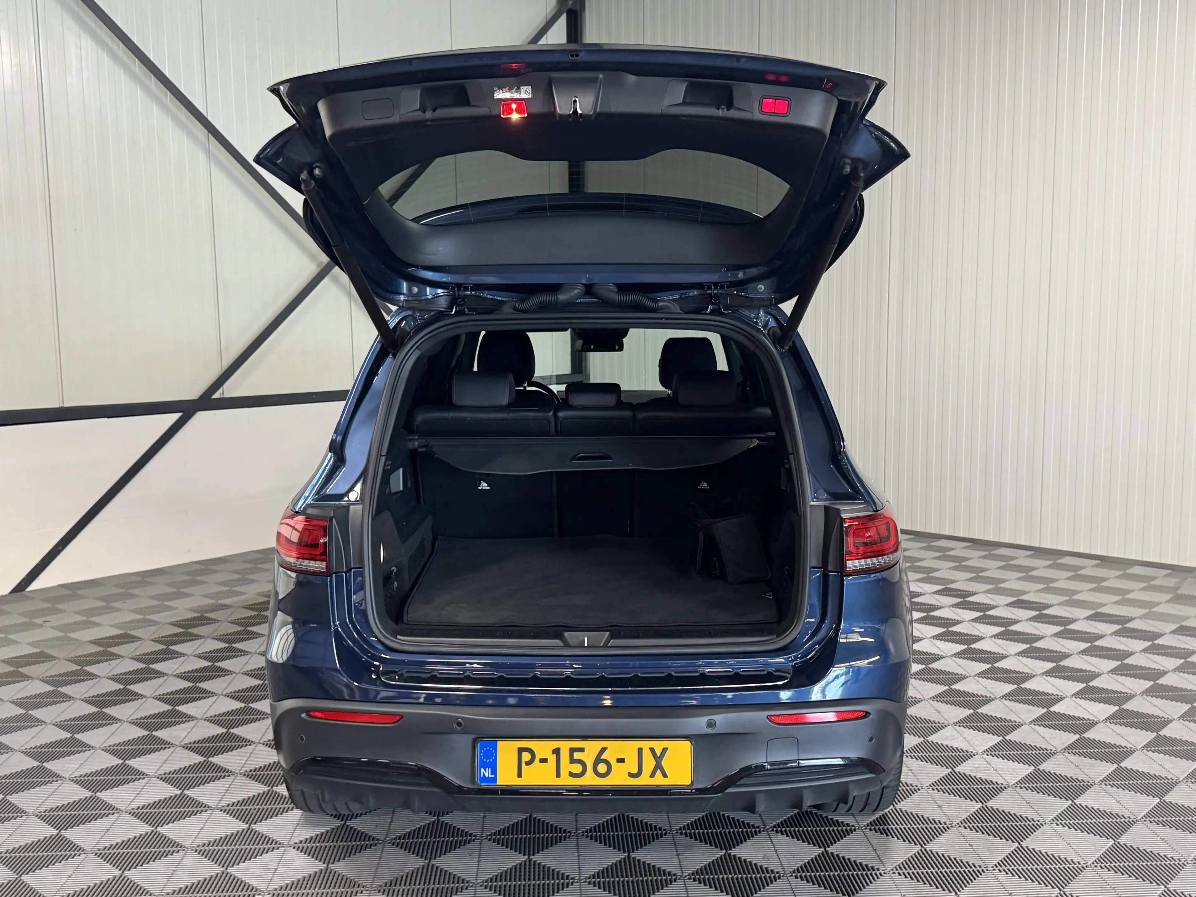 Mercedes-Benz EQB 300 4MATIC AMG Line 67kWh SOH 94% | Pano | Navi | Came — photo 10
