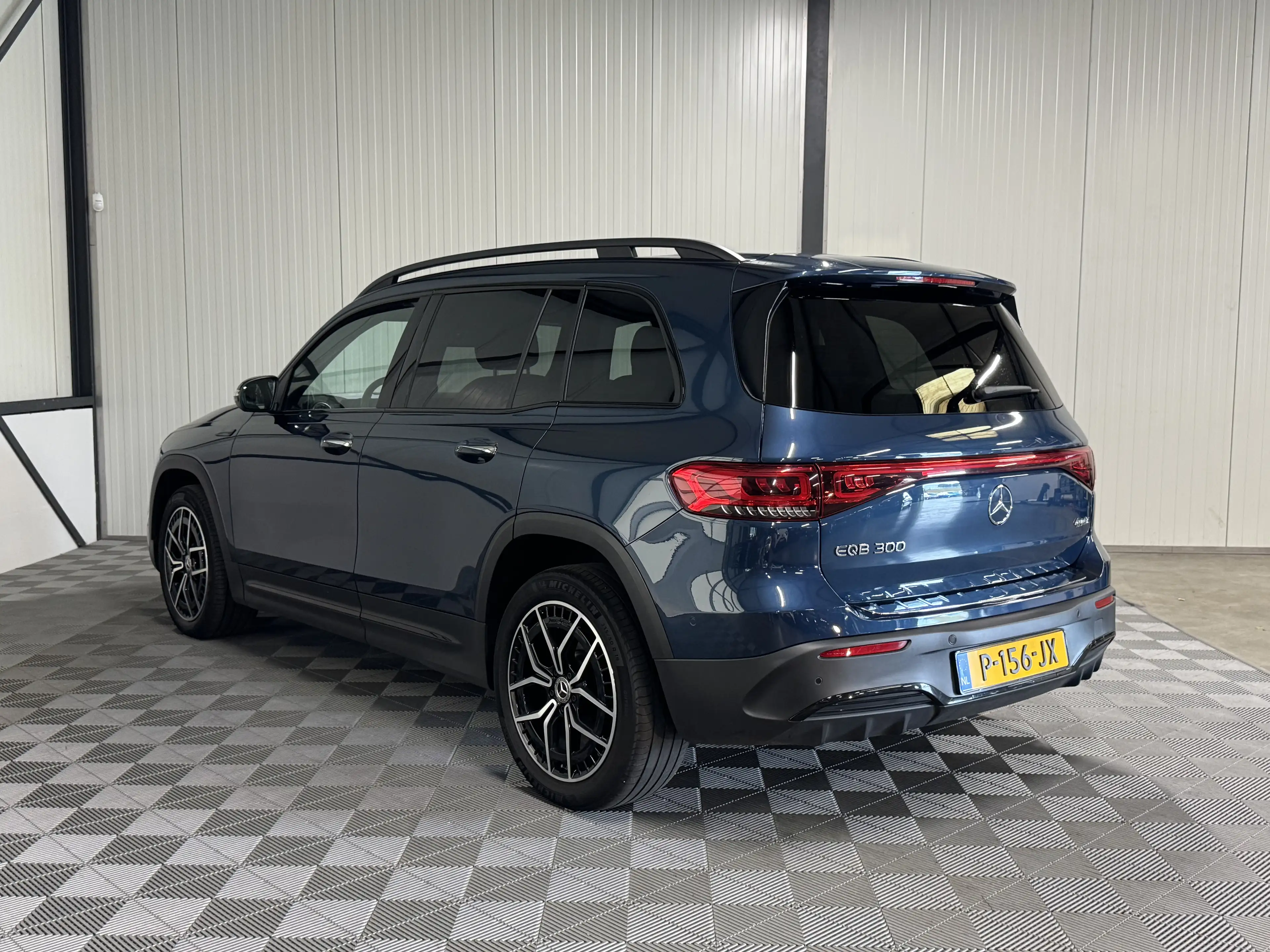 Mercedes-Benz EQB 300 4MATIC AMG Line 67kWh SOH 94% | Pano | Navi | Came — photo 7