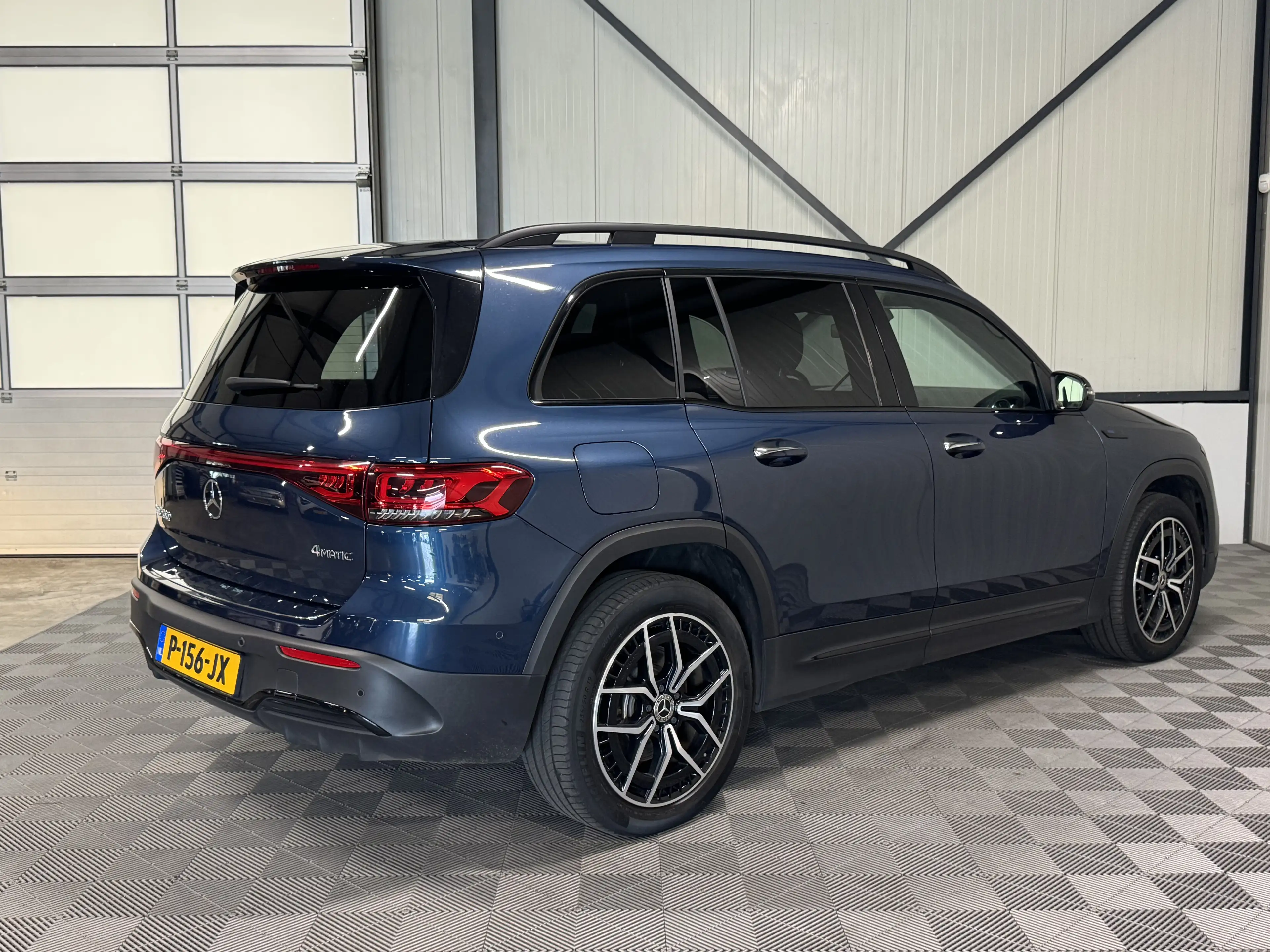 Mercedes-Benz EQB 300 4MATIC AMG Line 67kWh SOH 94% | Pano | Navi | Came — photo 2