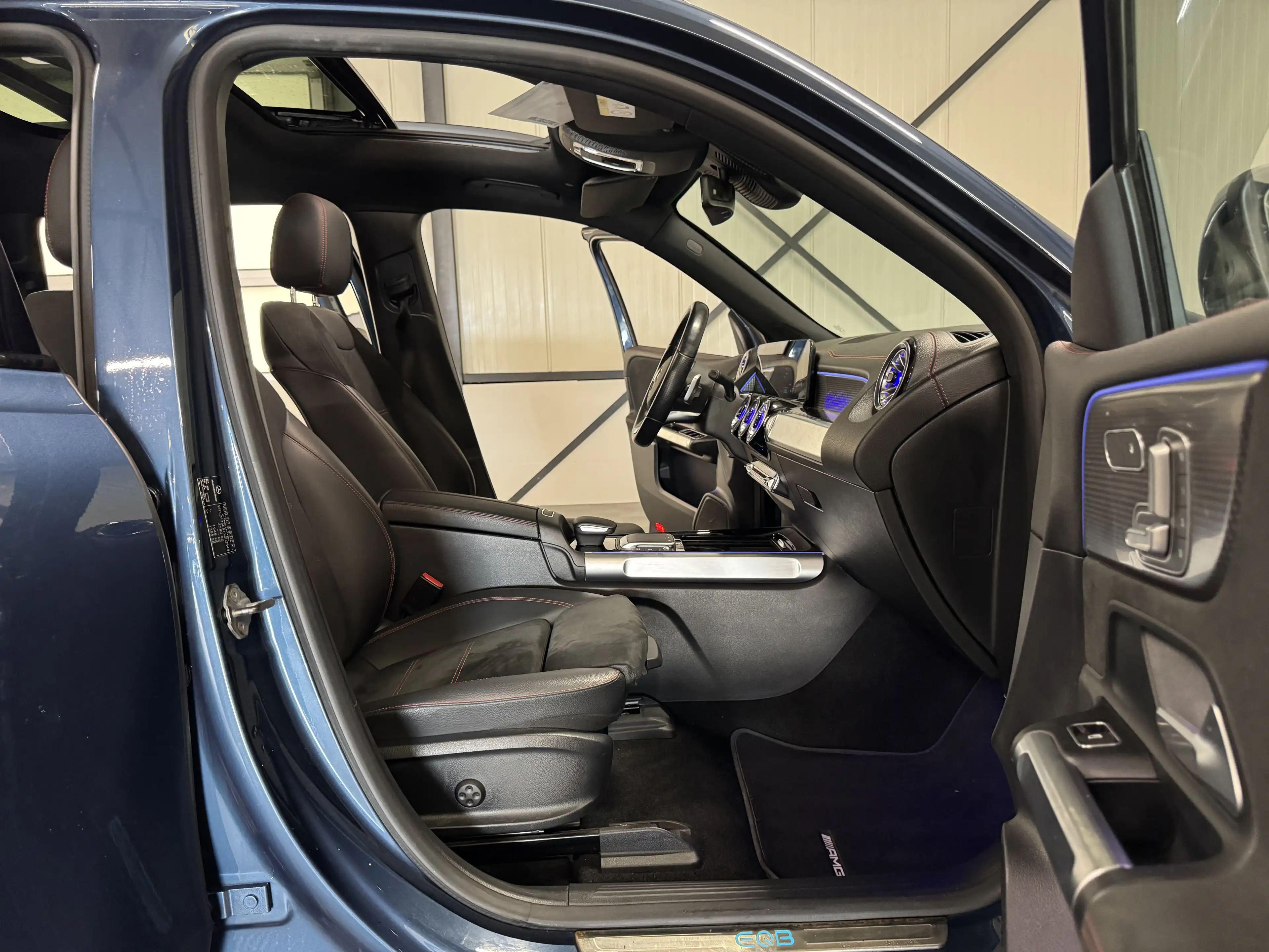 Mercedes-Benz EQB 300 4MATIC AMG Line 67kWh SOH 94% | Pano | Navi | Came — photo 5
