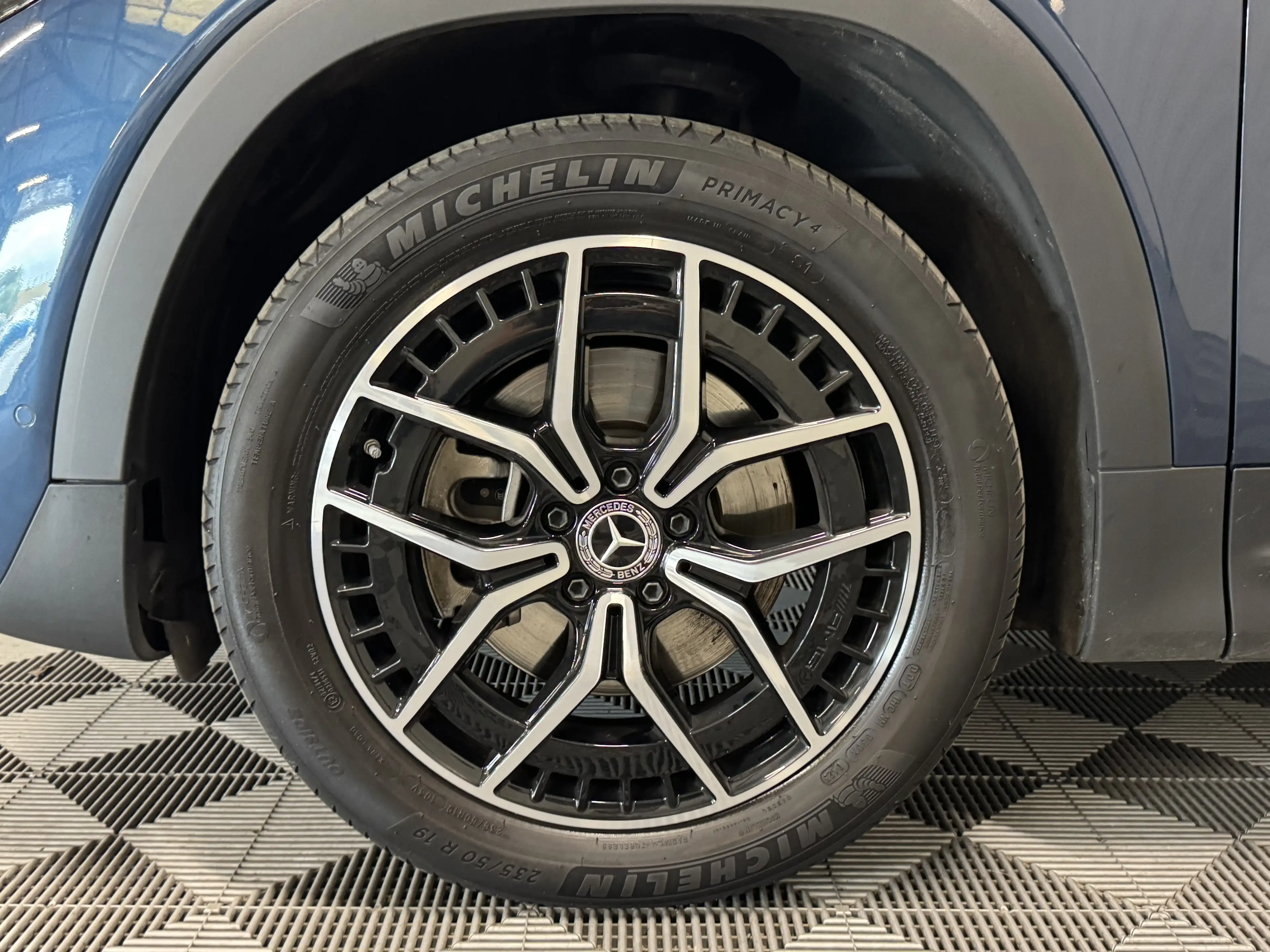 Mercedes-Benz EQB 300 4MATIC AMG Line 67kWh SOH 94% | Pano | Navi | Came — photo 11