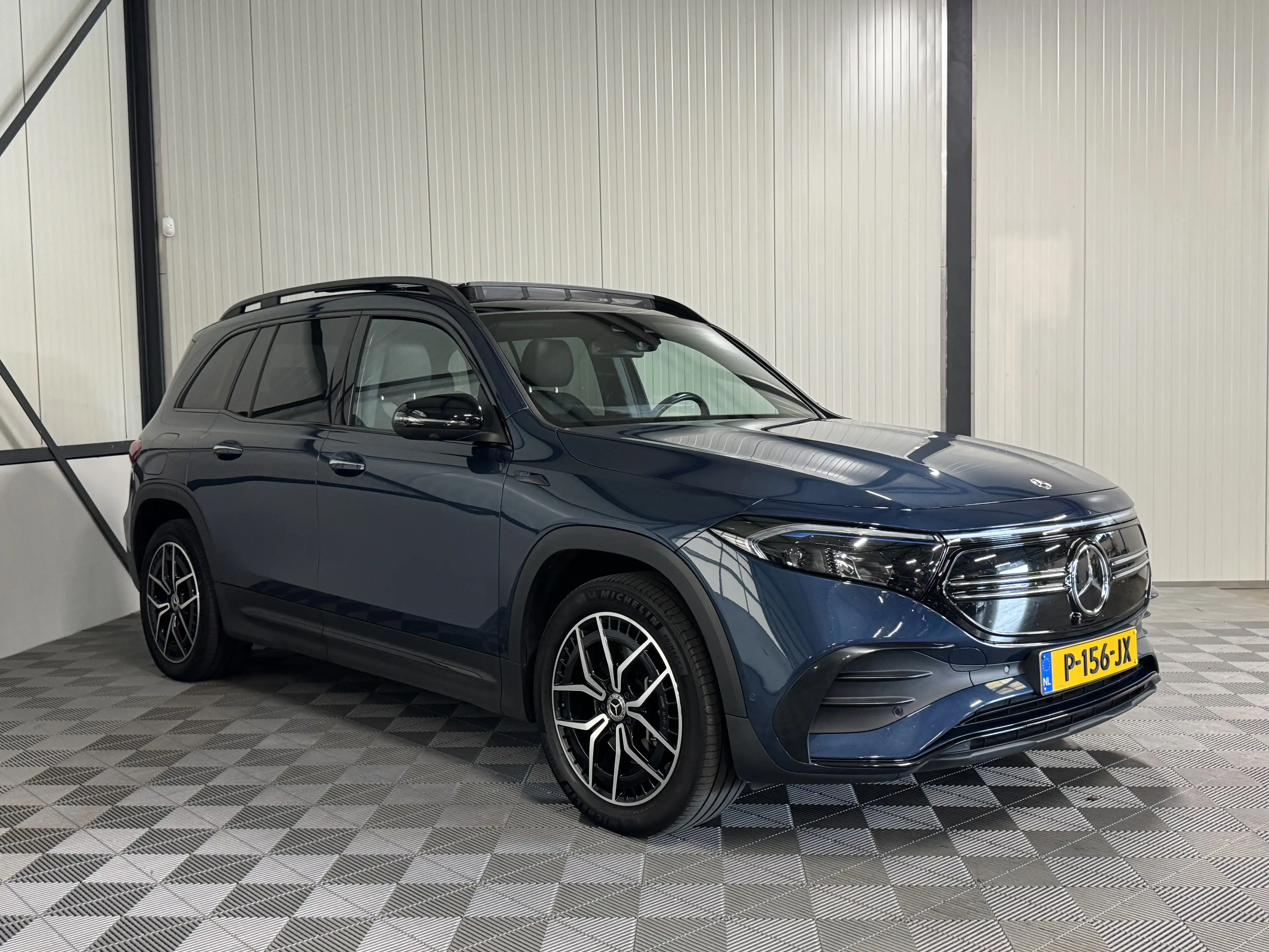 Mercedes-Benz EQB 300 4MATIC AMG Line 67kWh SOH 94% | Pano | Navi | Came — photo 6