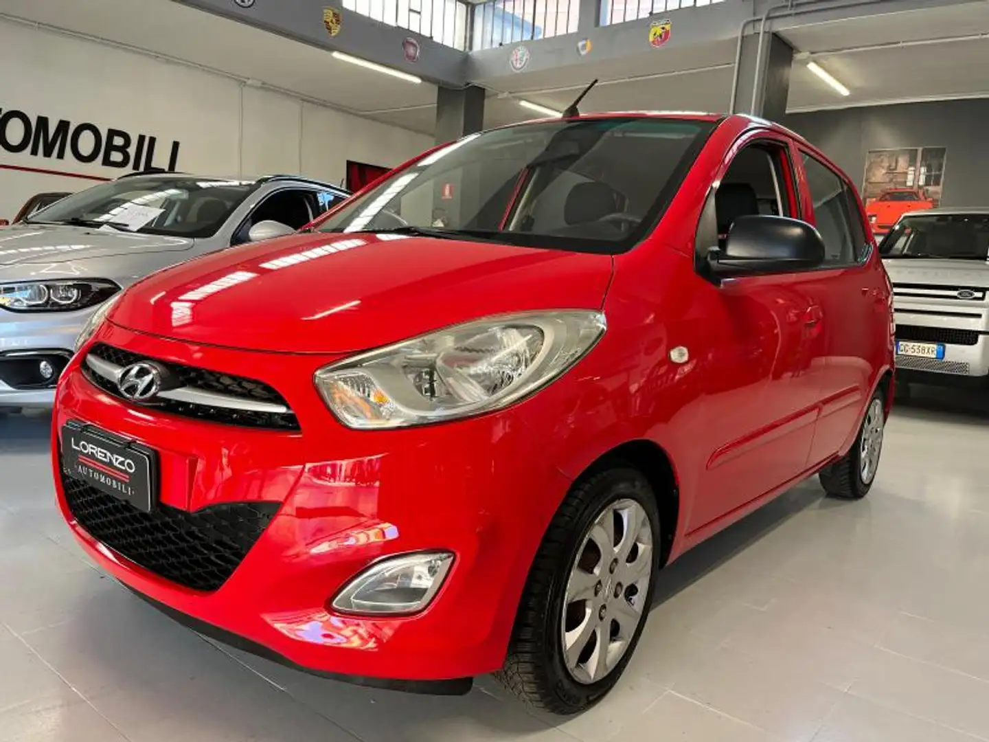 Hyundai i10 1.1 Comfort Rosso - 1