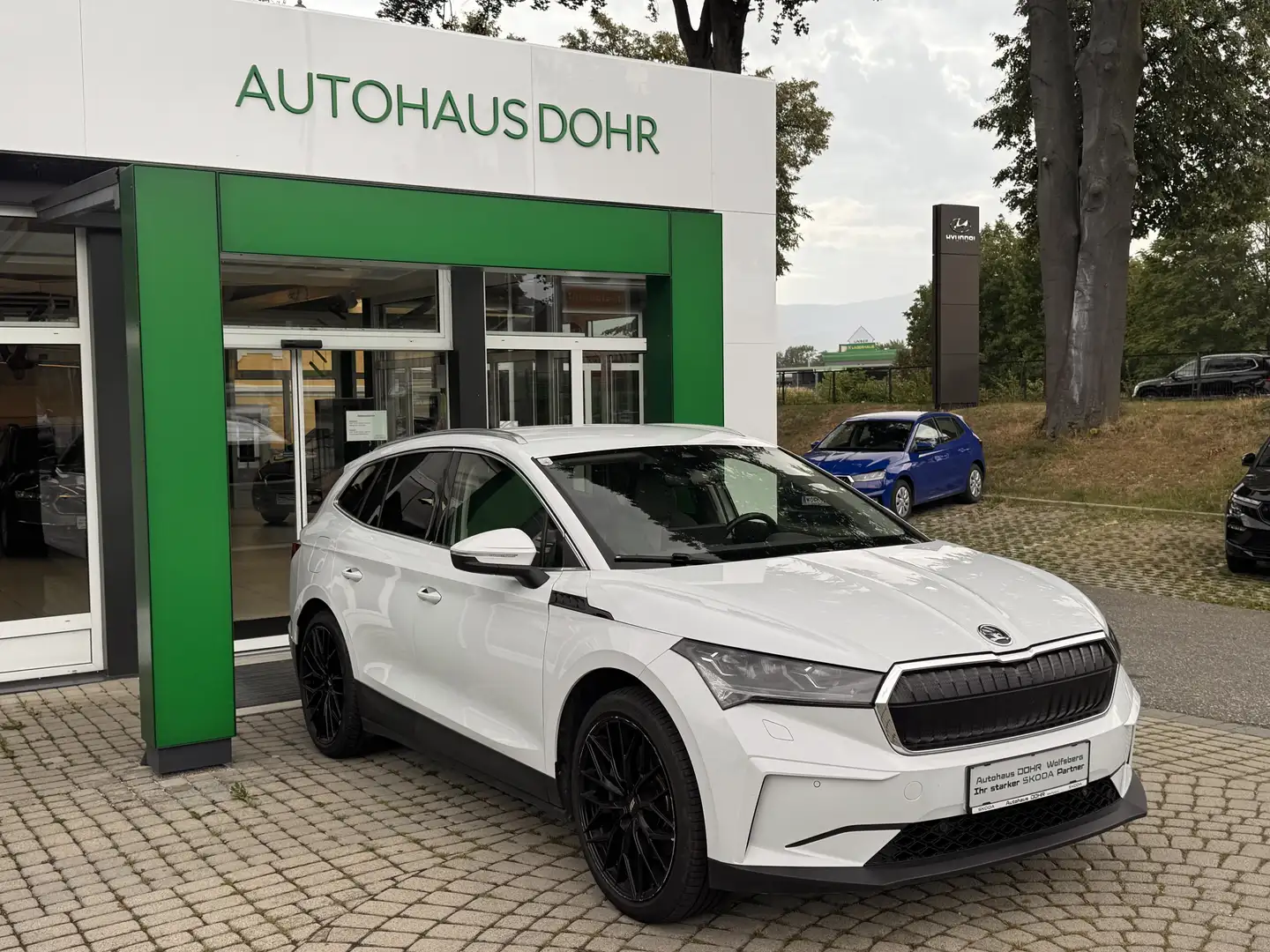 Skoda Enyaq 80 Lounge Weiß - 1