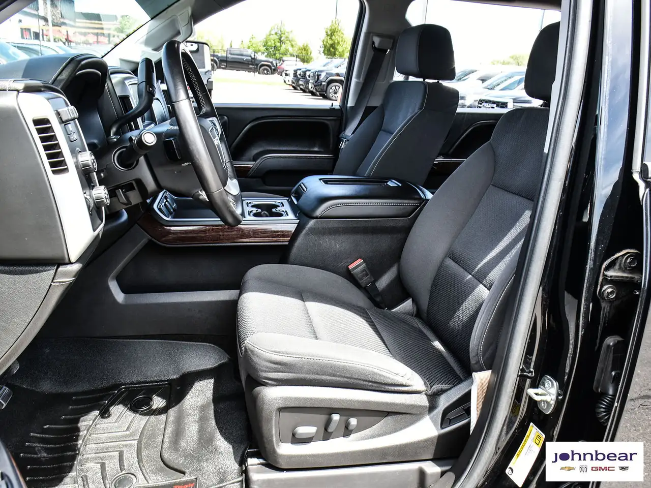 GMC Sierra 1500 снимка GMC Sierra 1500