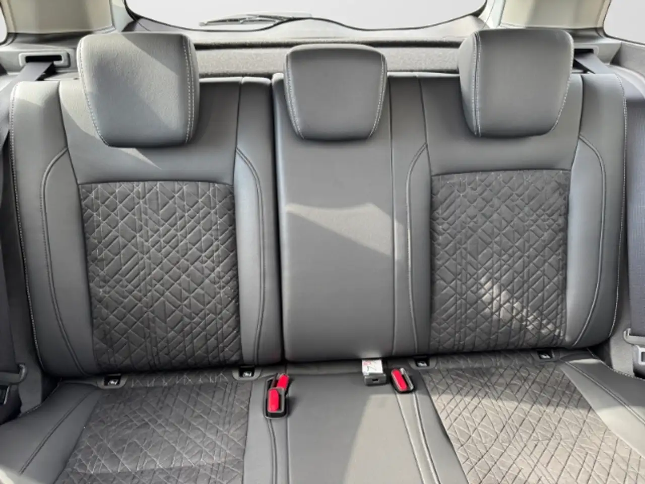 Suzuki Vitara 1.5 Hybrid Comfort+ Allgrip +Navi+Keyless+Schiebed 18