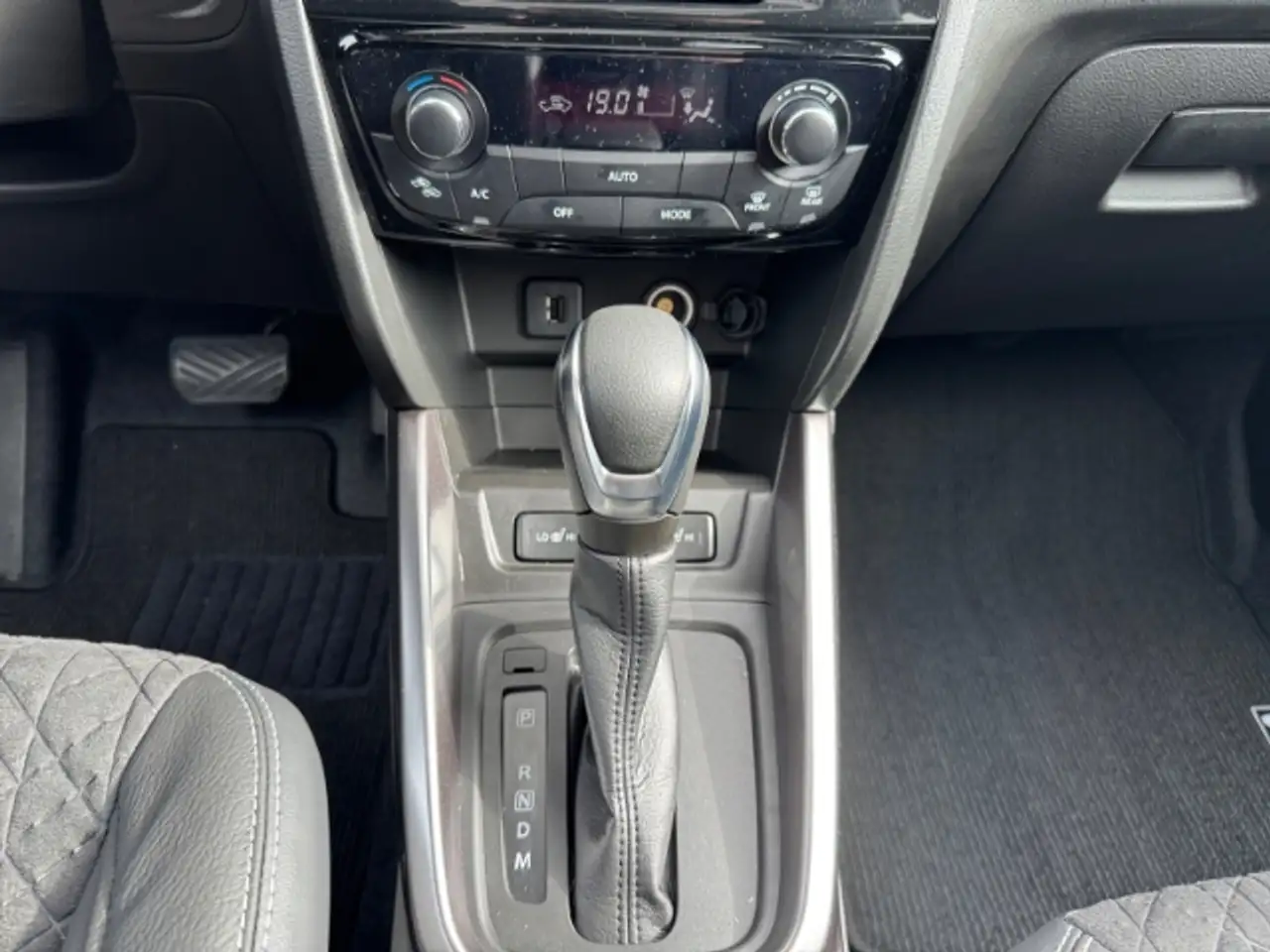 Suzuki Vitara 1.5 Hybrid Comfort+ Allgrip +Navi+Keyless+Schiebed 15