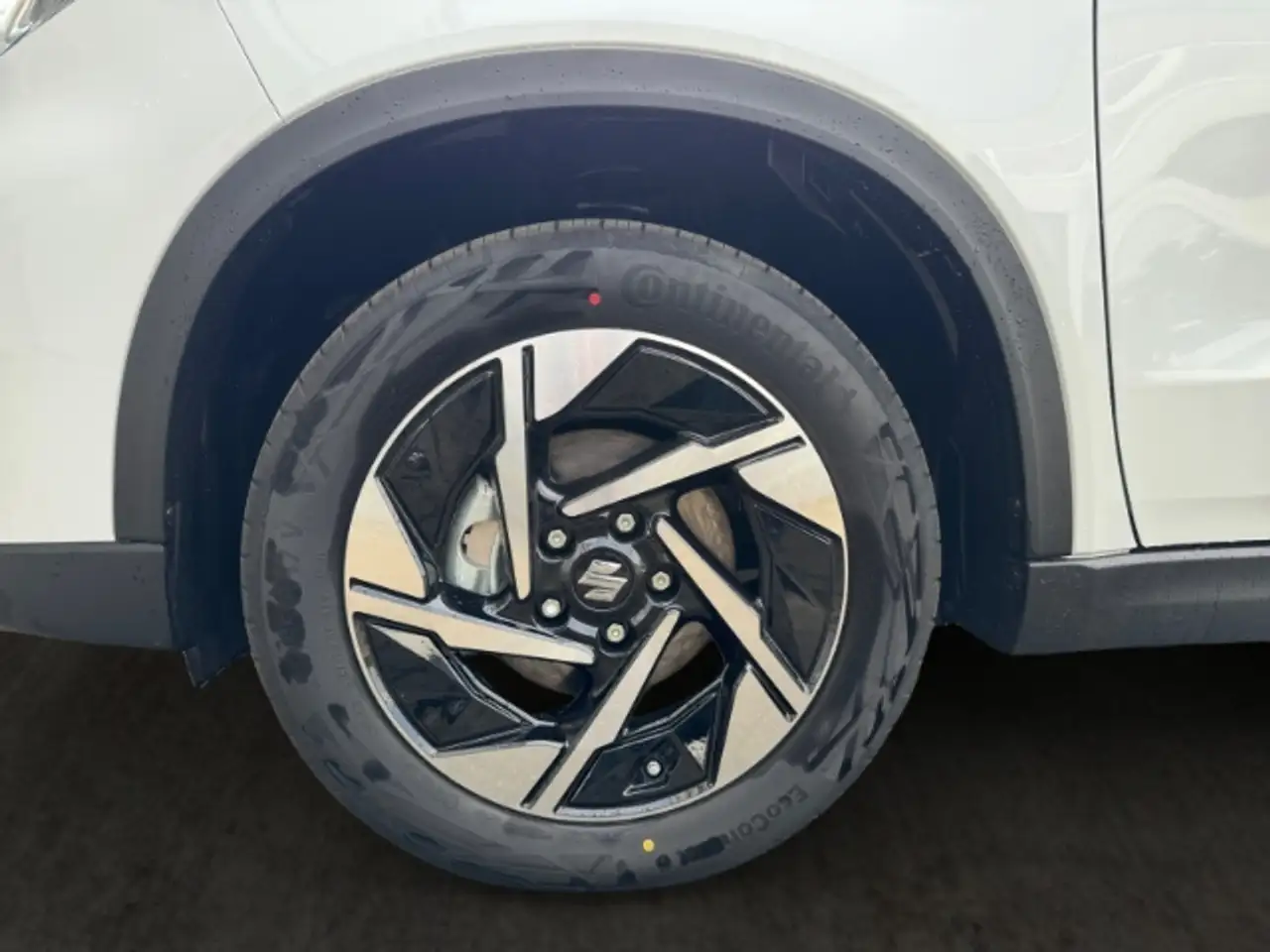 Suzuki Vitara 1.5 Hybrid Comfort+ Allgrip +Navi+Keyless+Schiebed 9