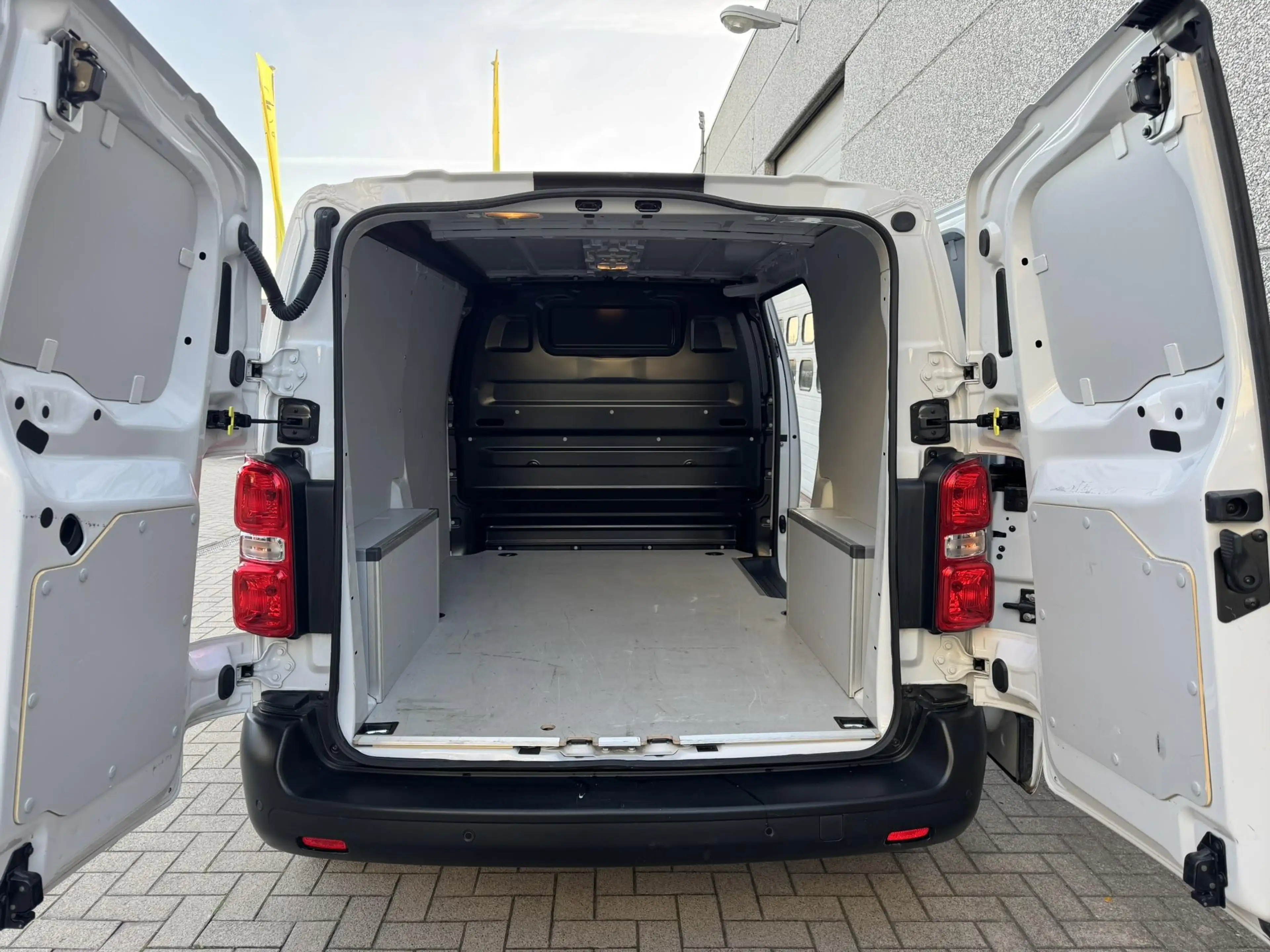 Peugeot Expert 1.5TD 120PK L2 GPS/CAMERA/VLOER&WANDEN — photo 6