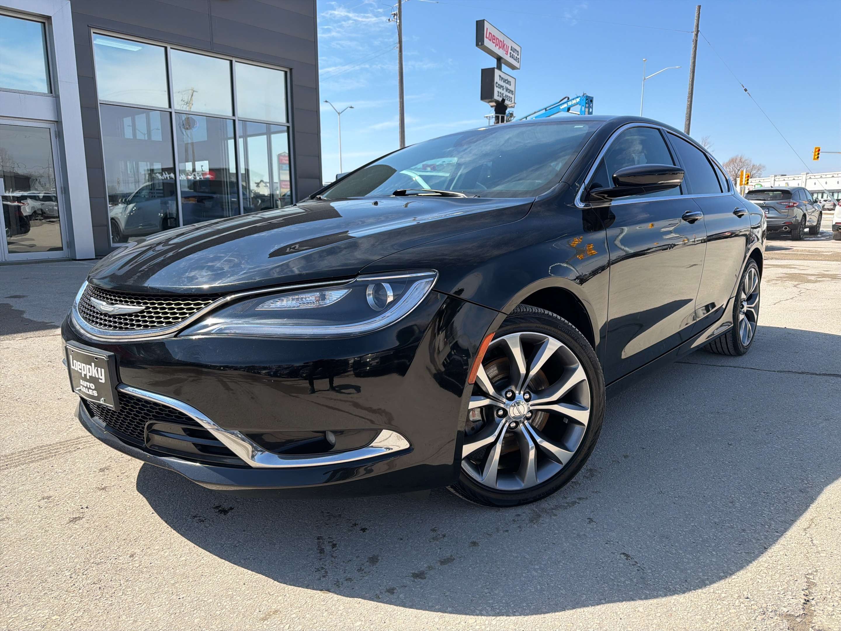 2016 Chrysler 200 Sedan Front-Wheel Drive 9-Speed Automatic