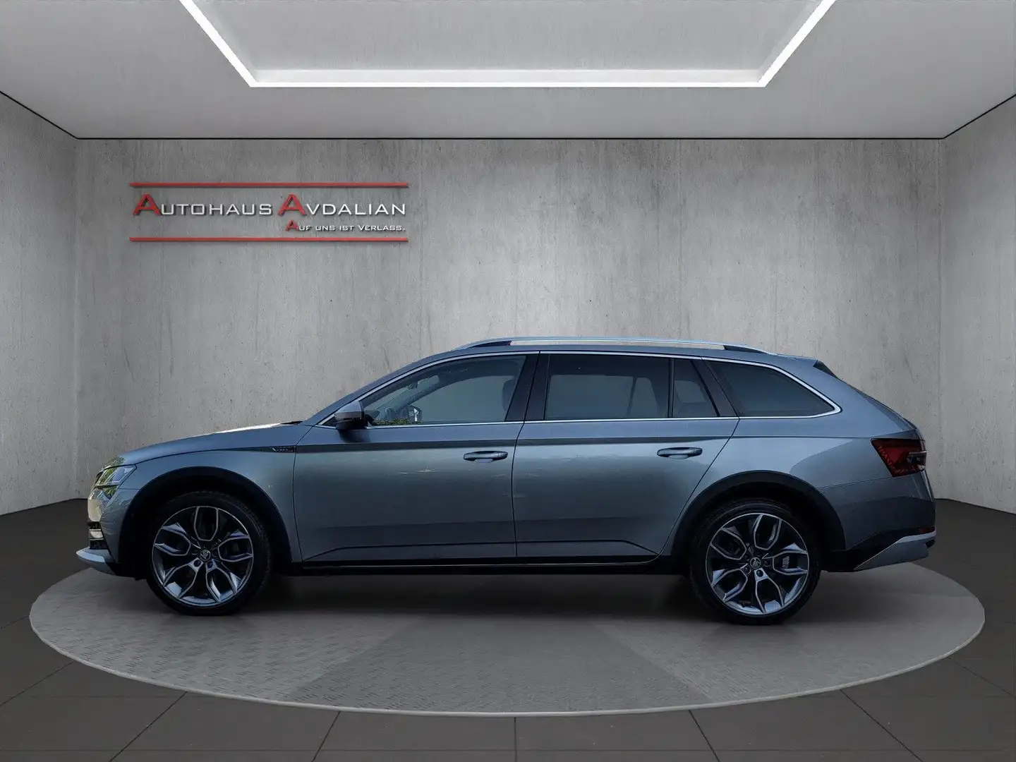 Skoda Superb Combi 2.0 TDI Scout 4x4 360°|PANO|STDHZ Gri - 2