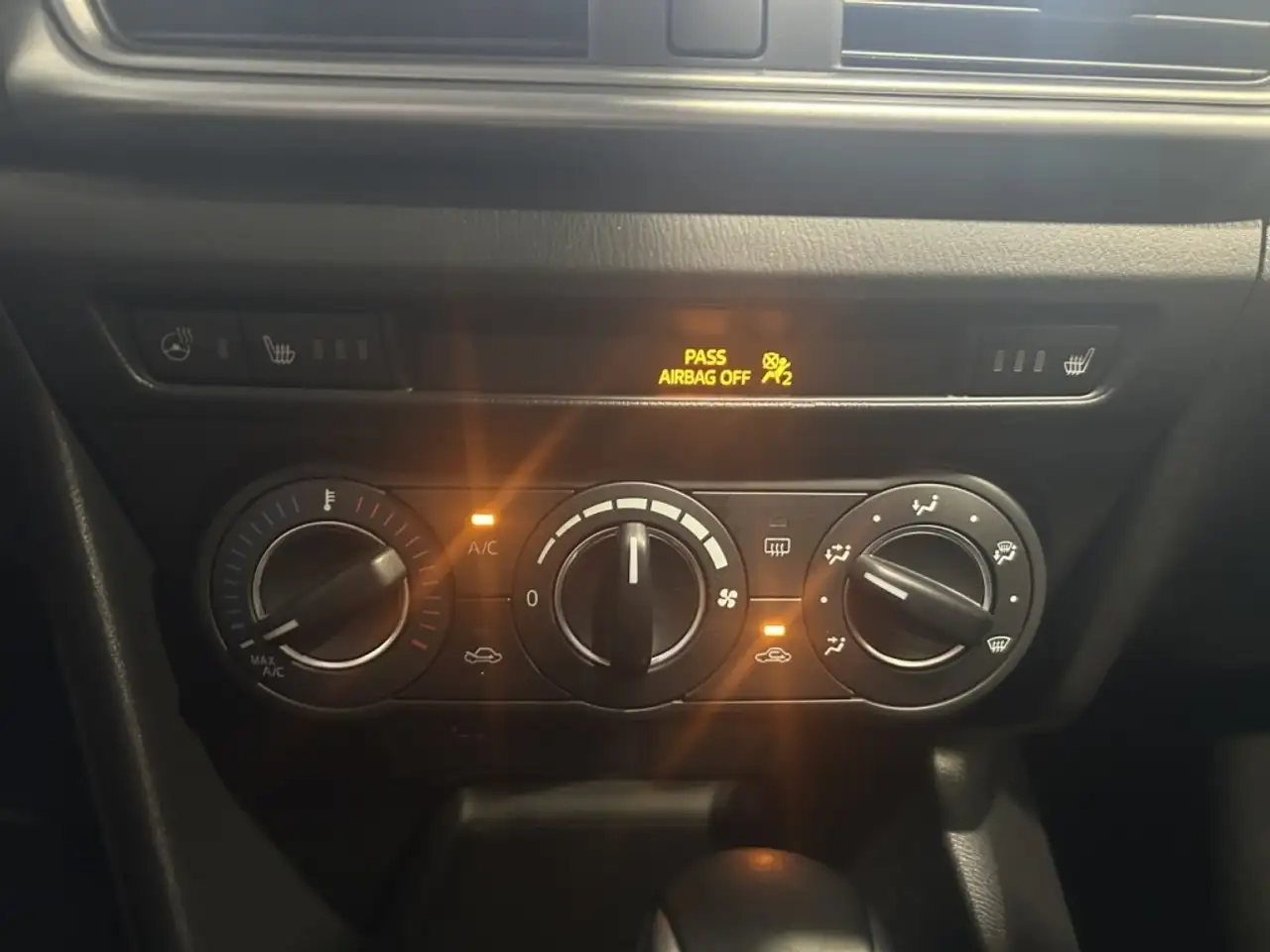 Mazda 3 снимка Mazda 3