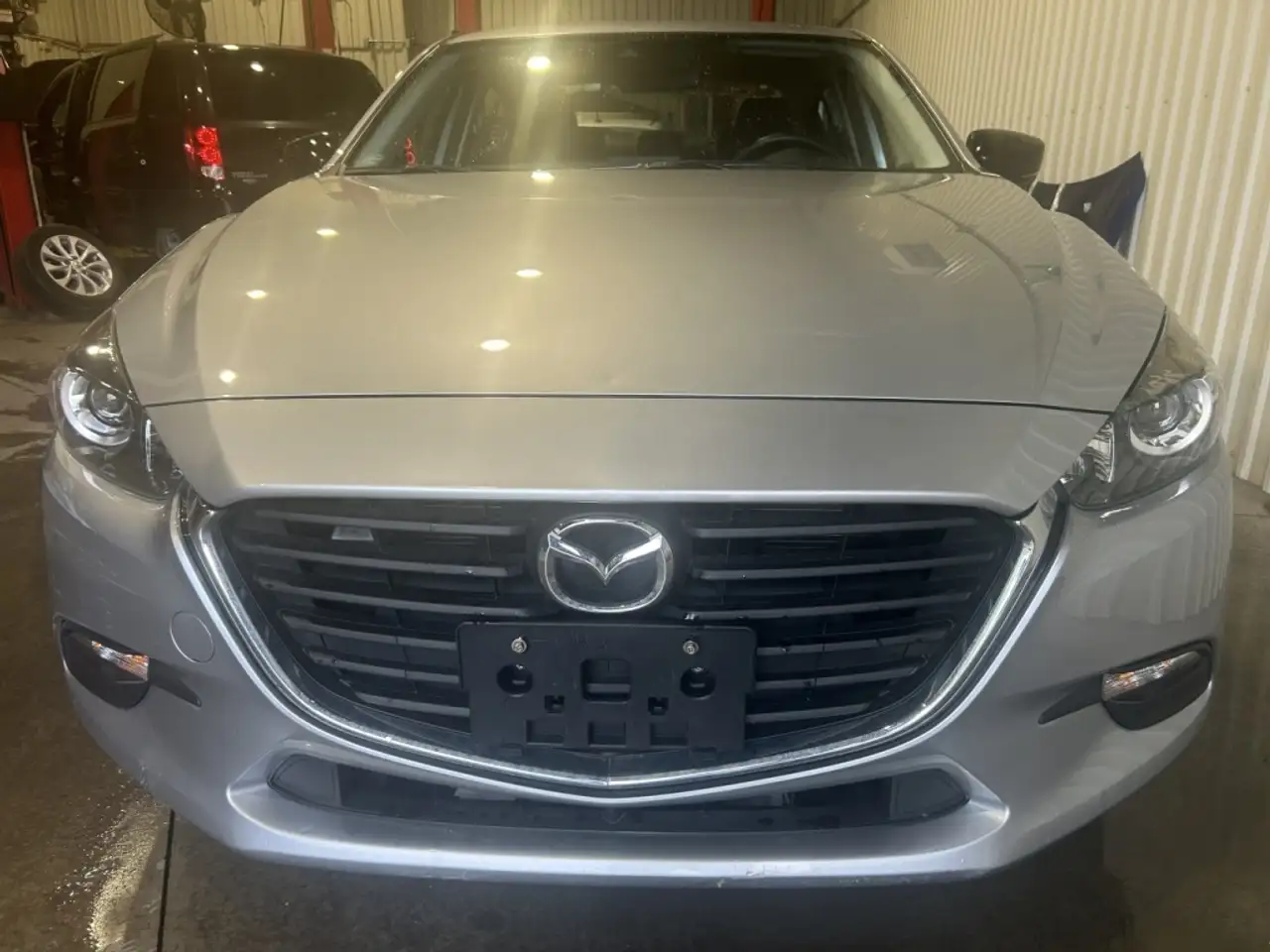 Mazda 3 снимка Mazda 3