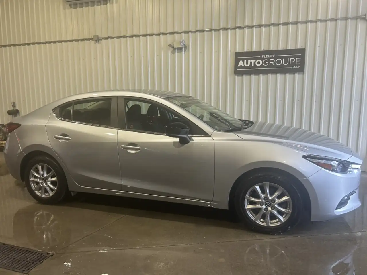 Mazda 3 снимка Mazda 3
