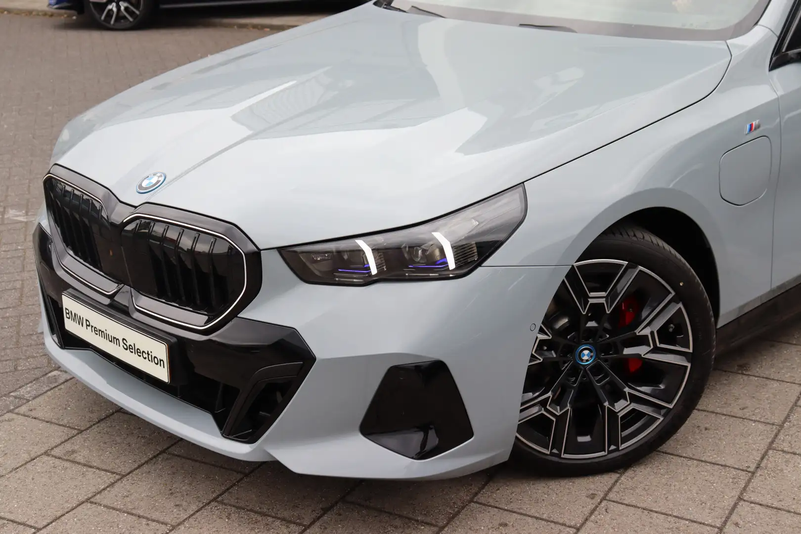 BMW 530 5 Serie Touring 530e M Sport Automaat / Trekhaak / Grijs - 2