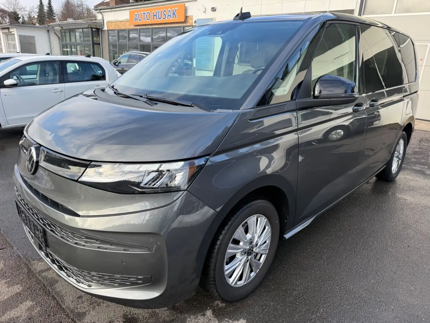 Volkswagen T7 Multivan 2.0 TDI LED DSG RFK Navi Tempo PDC Grau - 1