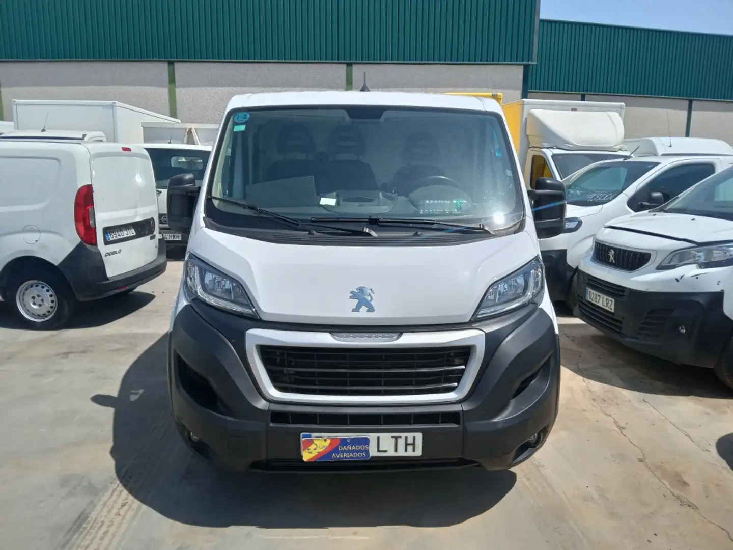 Peugeot Boxer Furgón 2.2BlueHDI 333 L2H1 S&S 140 Blanc - 2