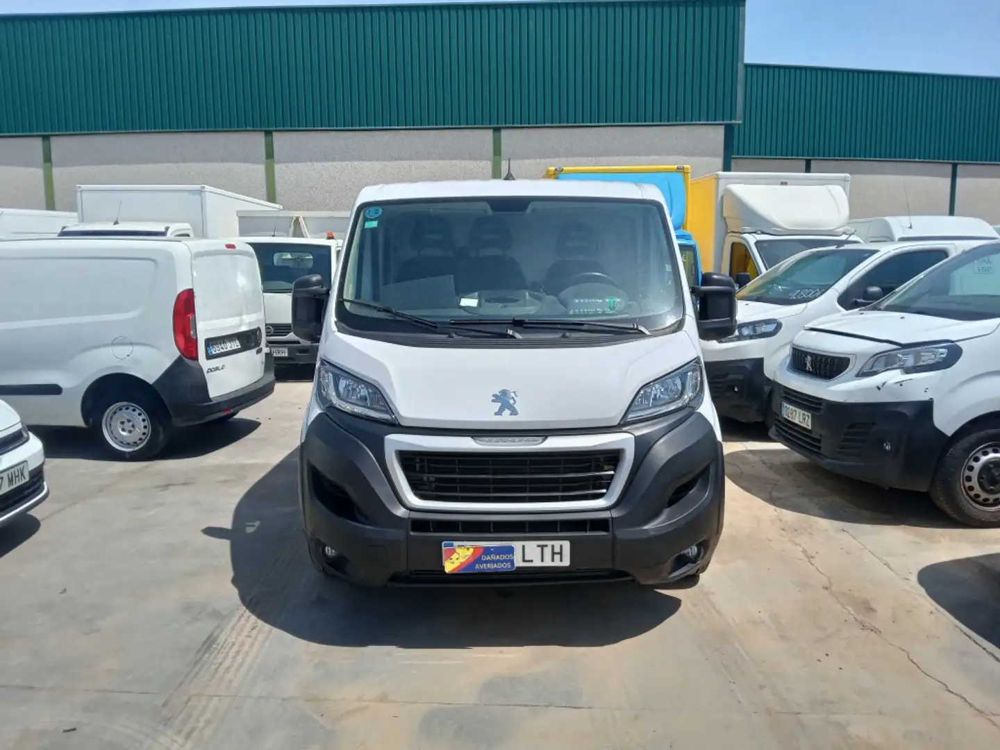 Peugeot Boxer Furgón 2.2BlueHDI 333 L2H1 S&S 140 Blanc - 1