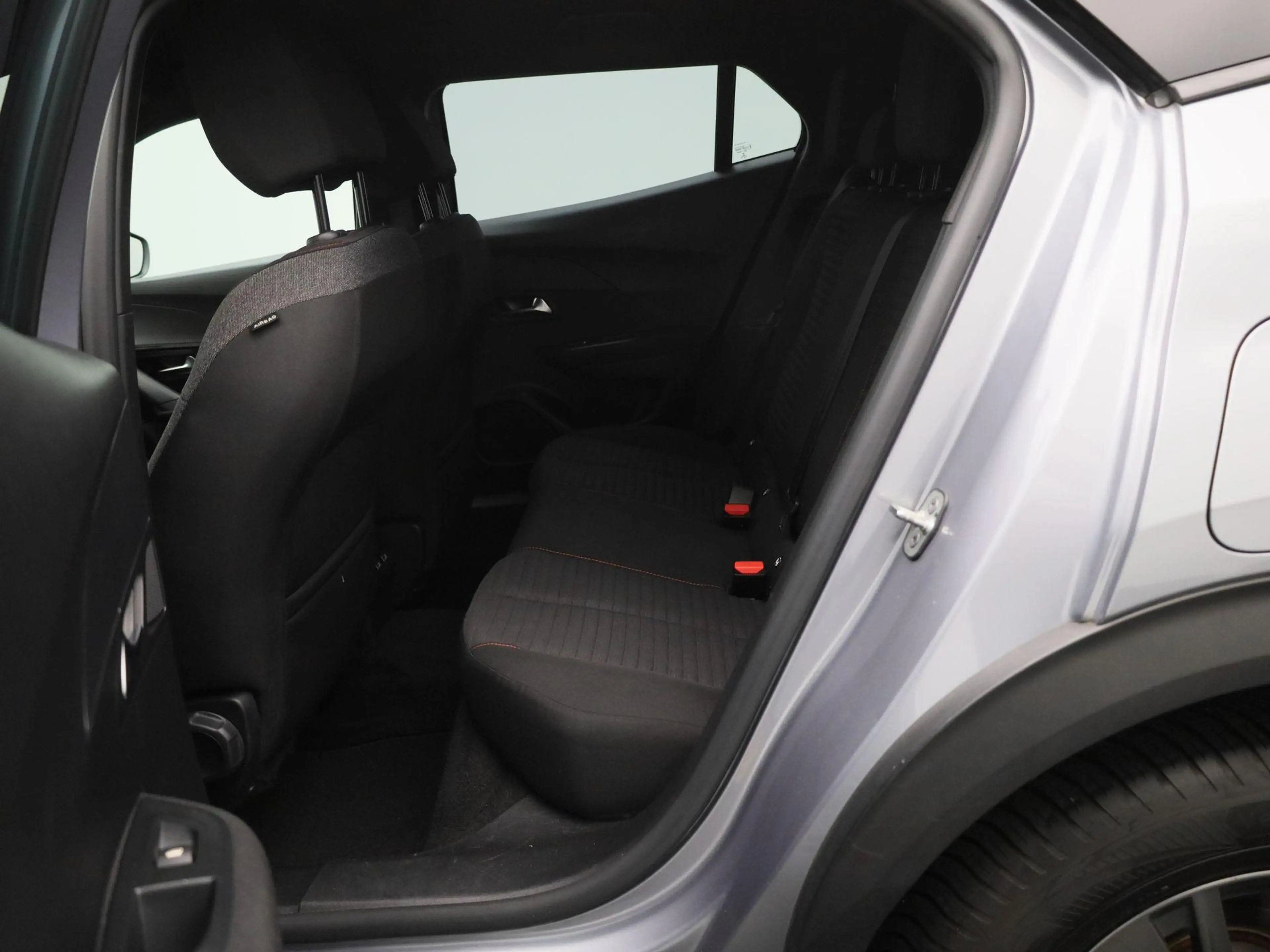 Peugeot e-2008 EV Active Pack 50 kWh | Carplay | Navigatie | Blue — photo 13