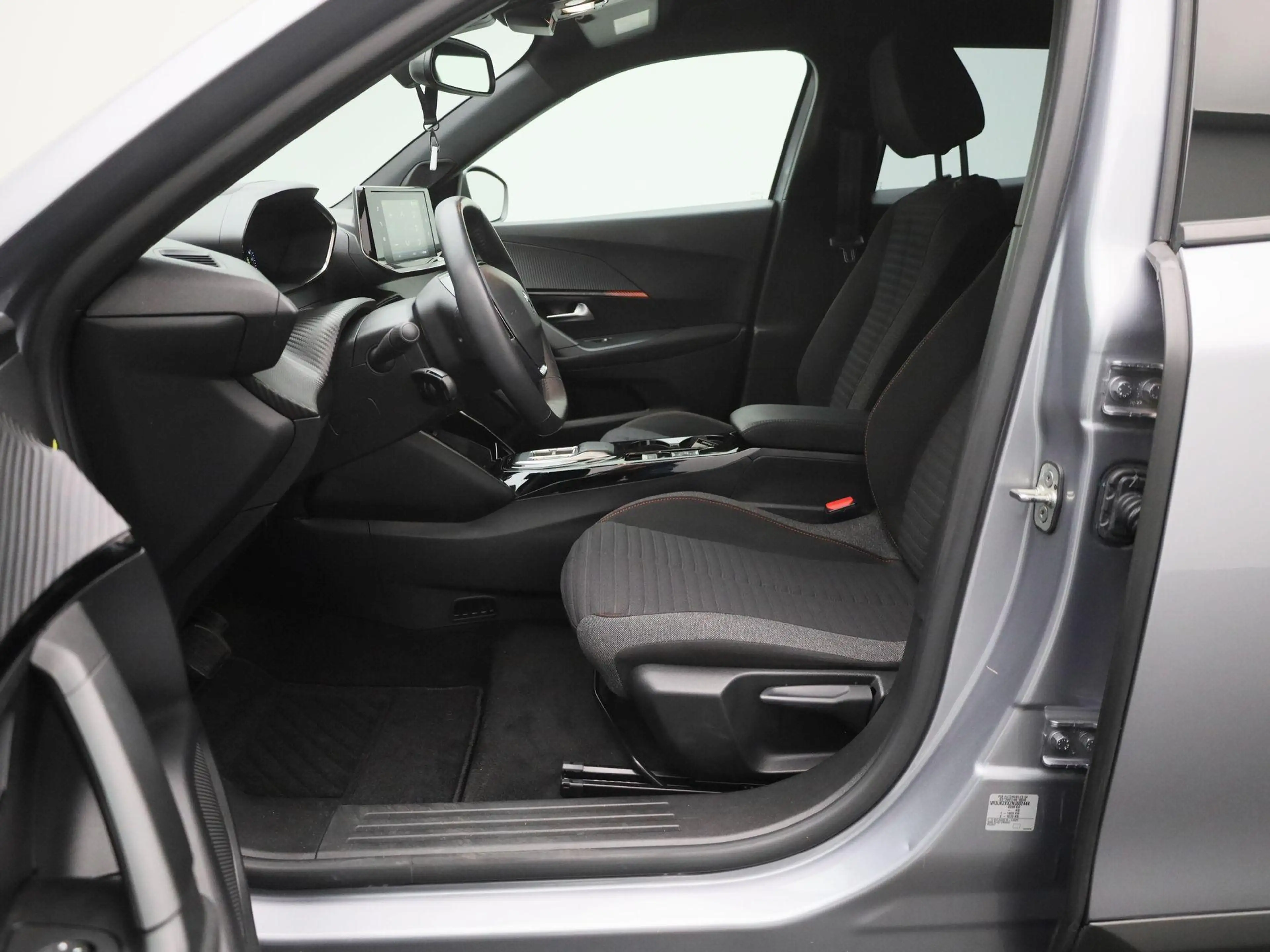 Peugeot e-2008 EV Active Pack 50 kWh | Carplay | Navigatie | Blue — photo 12