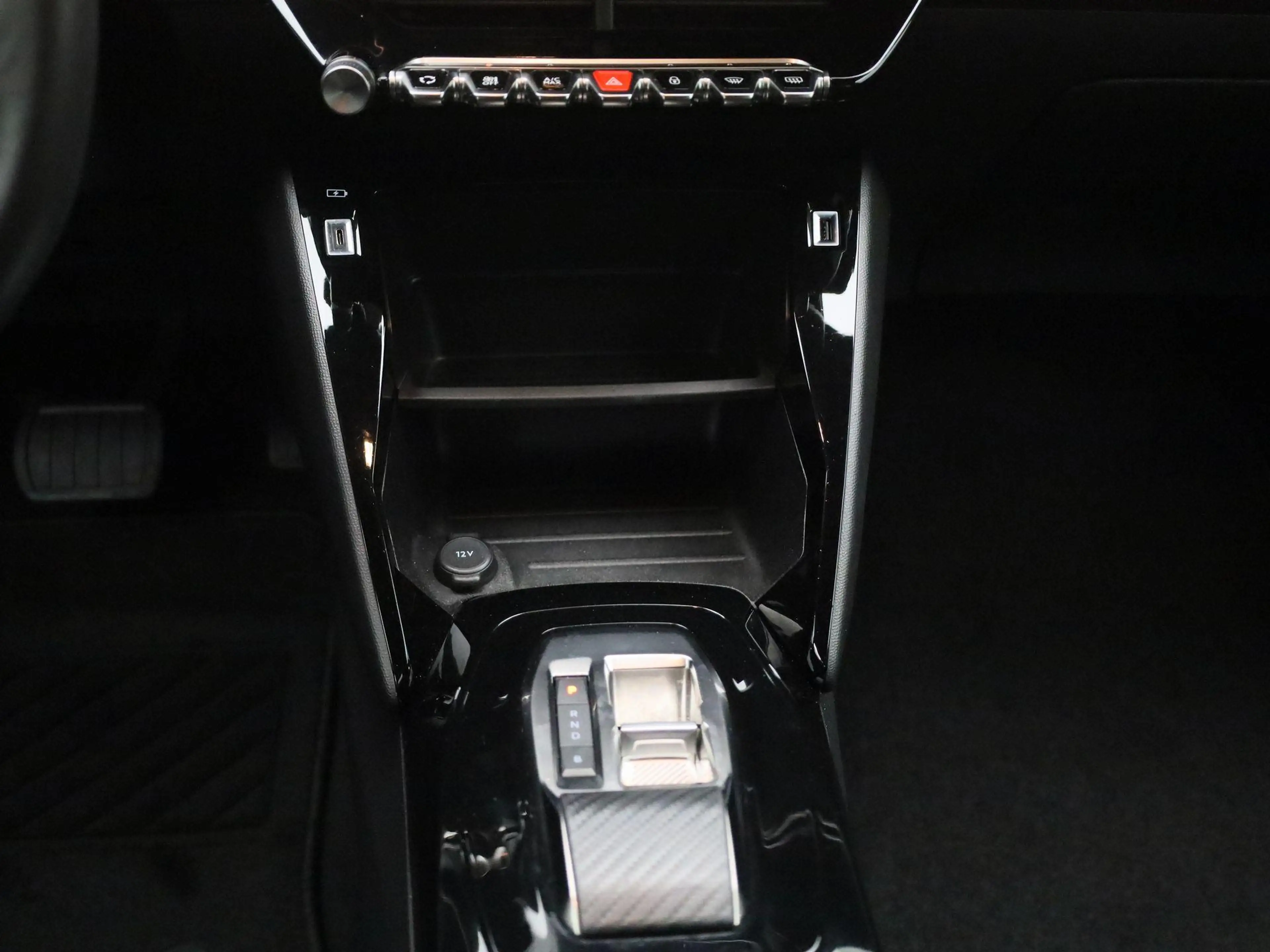 Peugeot e-2008 EV Active Pack 50 kWh | Carplay | Navigatie | Blue — photo 11
