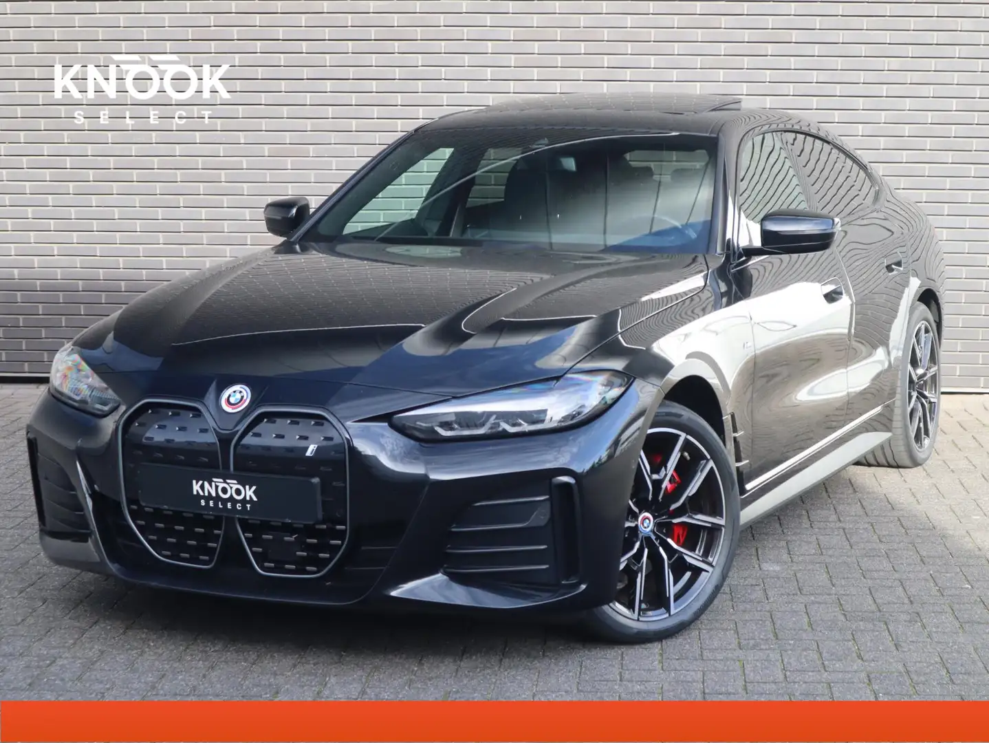BMW i4 eDrive40 High Executive M Sport Pakket Automaat / Zwart - 1