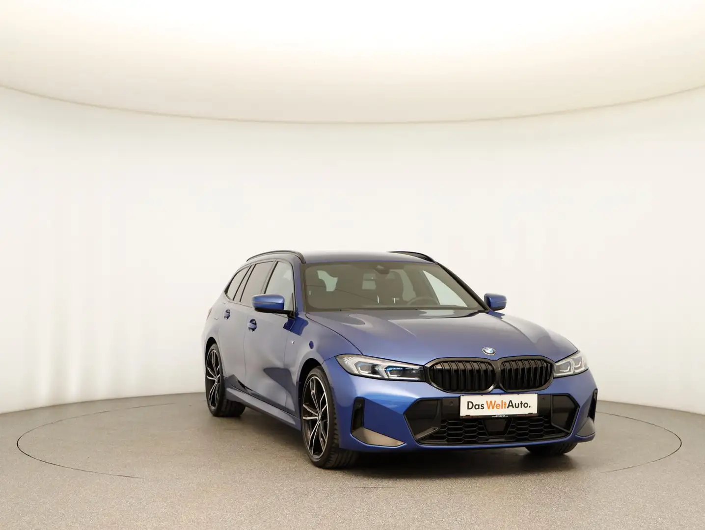 BMW 320 BMW 3 Touring 320 d xDrive M Sport Blauw - 2