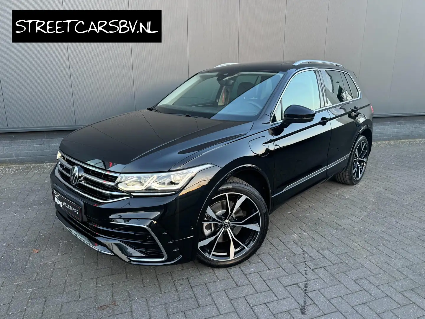 Volkswagen Tiguan 1.4 TSI eHybrid R-Line/Pano /IQlight/cam/acc Zwart - 1
