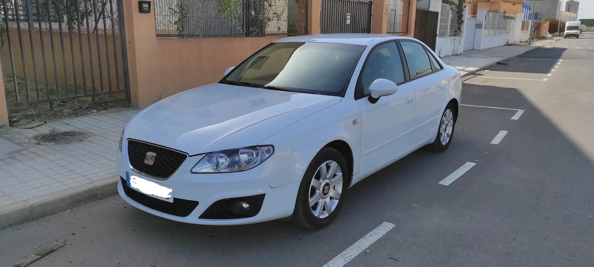 SEAT Exeo ST 2.0TDI CR Reference Ecomotive - 1