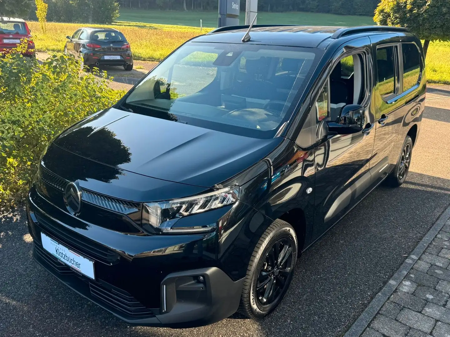 Citroen Berlingo Max XL BlueHDI 130 EAT8 Schwarz - 2