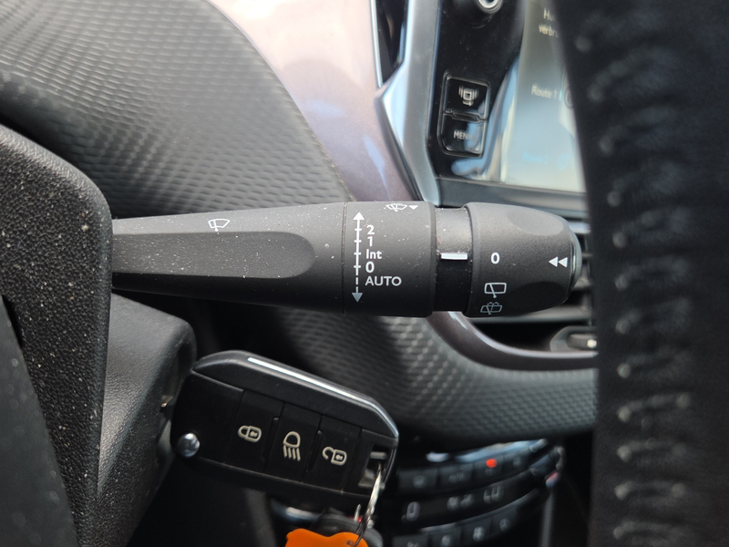Peugeot 2008 1.2 VTi Active Full map navigatie | Parkeersensore — photo 13