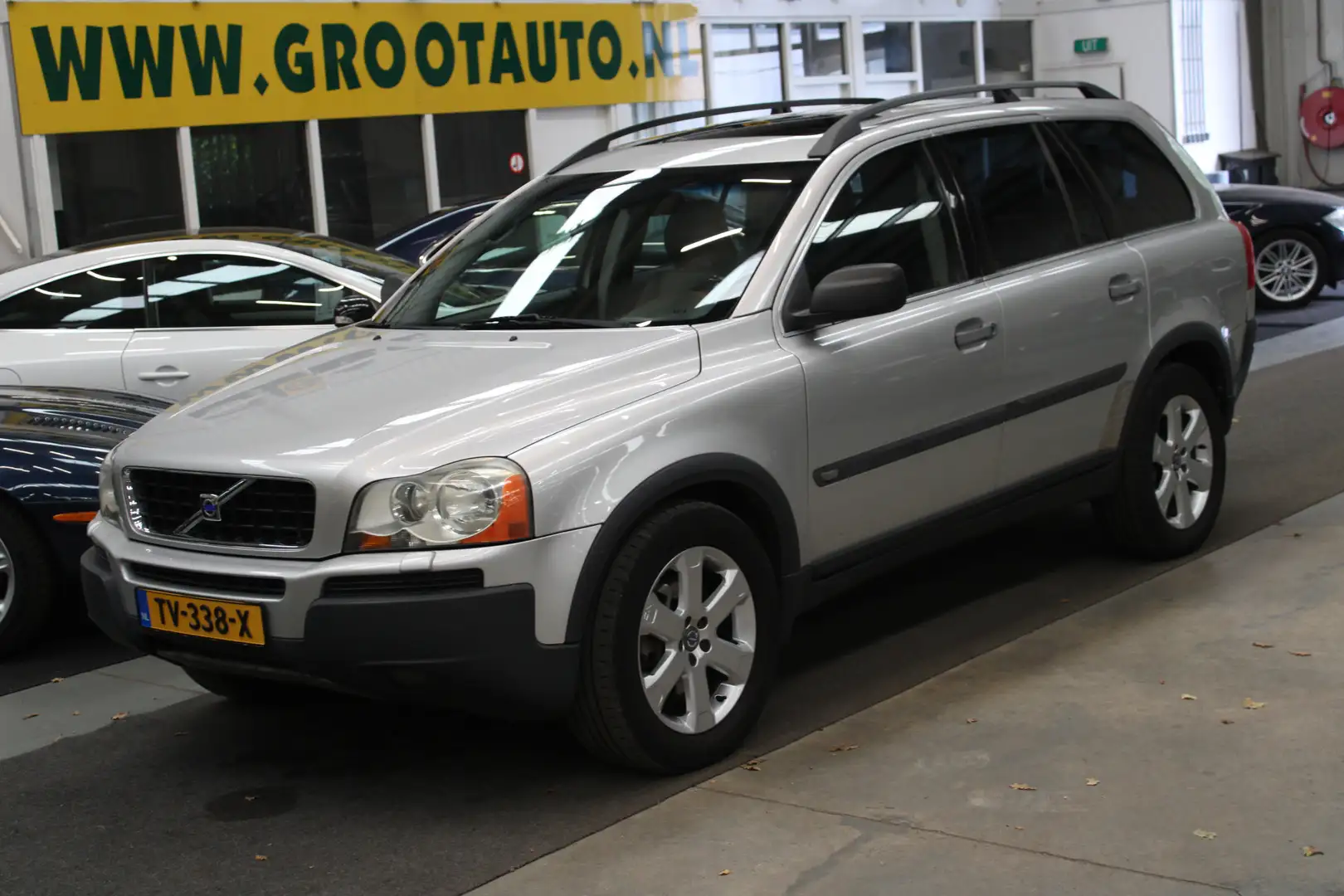 Volvo XC90 2.5 T Automaat !LEZEN! Airco, Cruise Control, Trek Grijs - 1