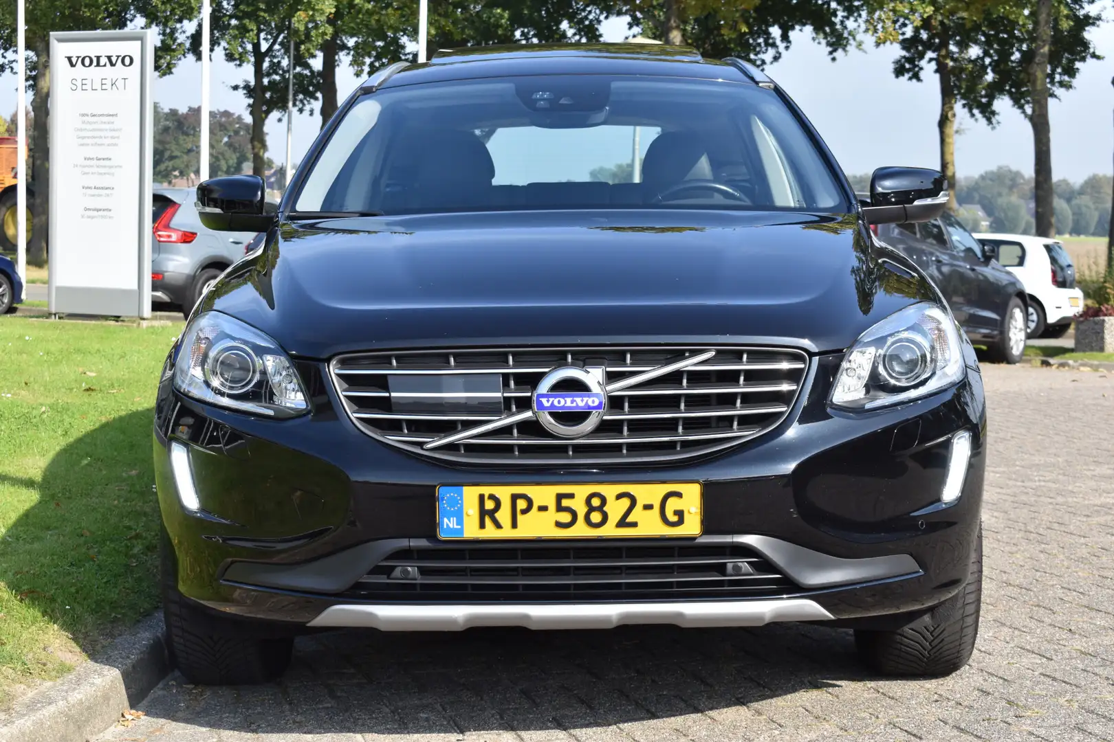 Volvo XC60 T5 245PK Automaat Polar+ | Volvo-motor | Full Opti Zwart - 2