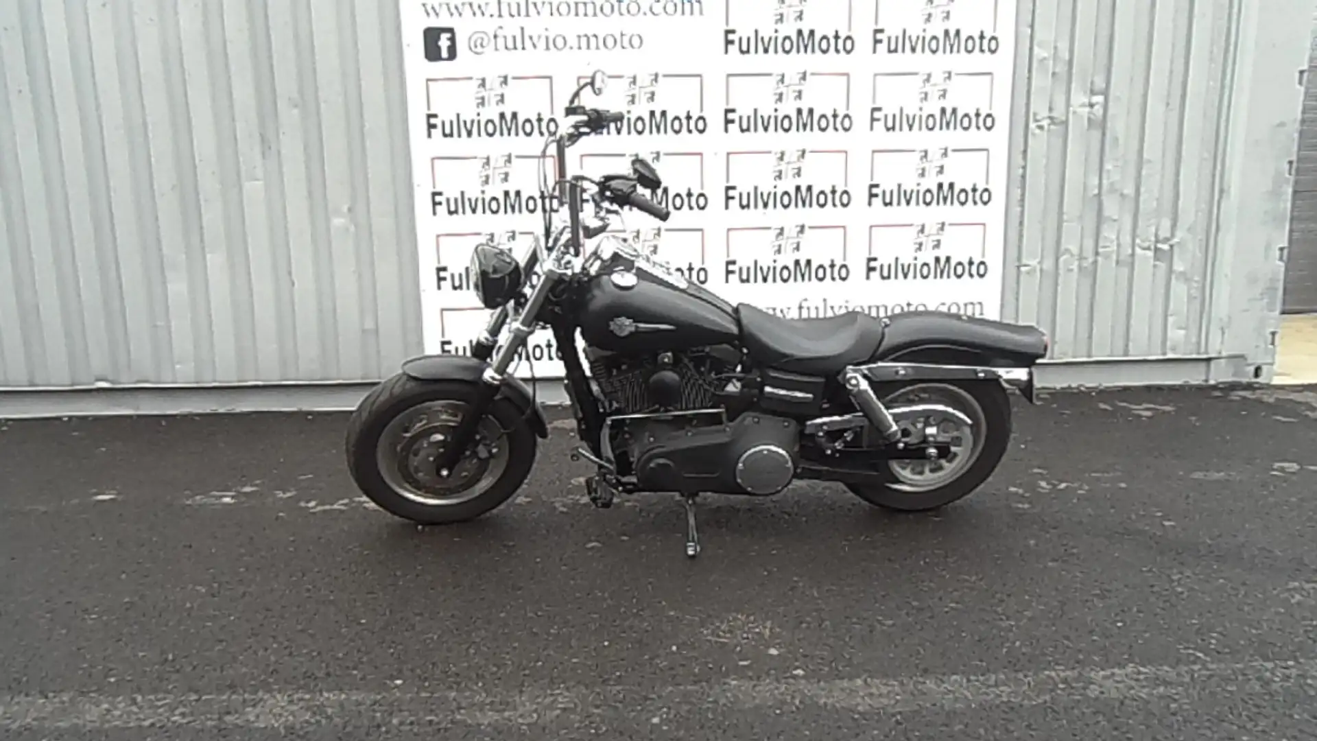 Harley-Davidson Dyna Fat Bob Černá - 1