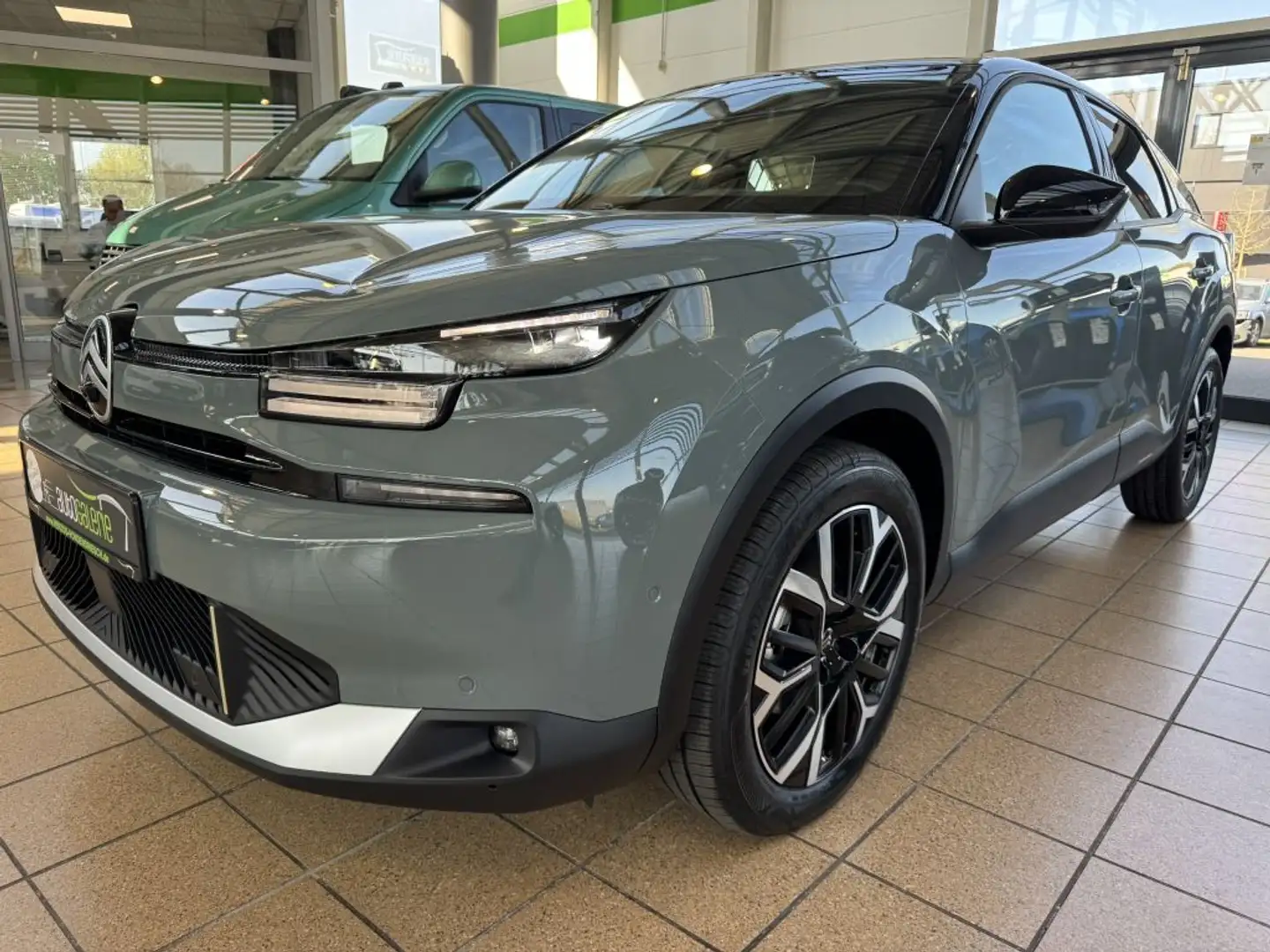 Citroen C4 PureTech 130 Stop&Start EAT8 MAX Groen - 1