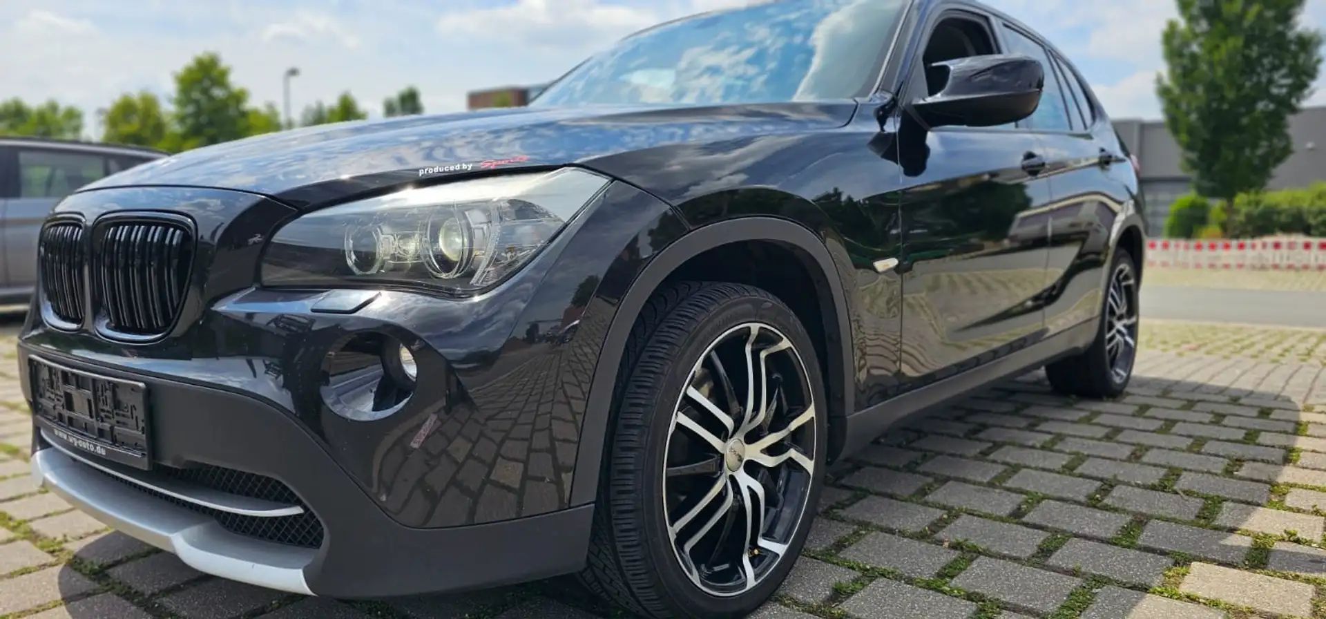 BMW X1 X1 Diesel sDrive20d EfficientDynamics Edition Schwarz - 1
