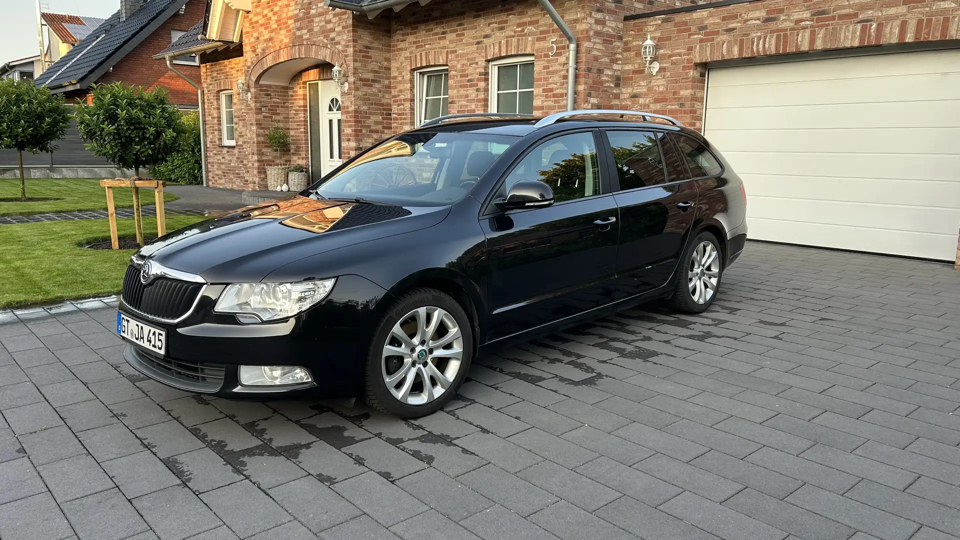 Skoda Superb Combi 2.0 TDI DSG Elegance - 2