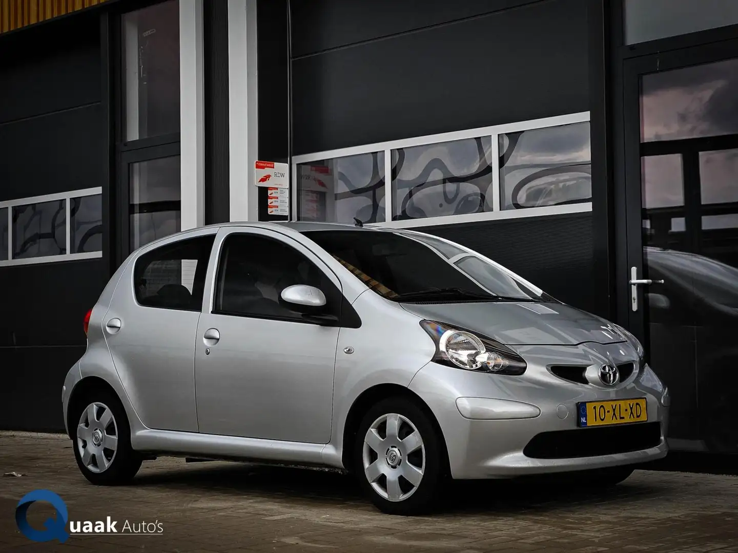 Toyota Aygo 1.0-12V 5-Deurs | AIRCO | 1e EIGENAAR | ORG. NL | Grau - 1
