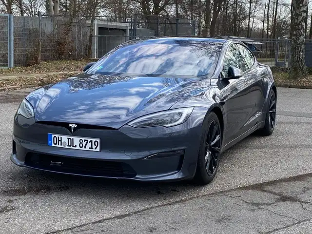 Tesla Model S Long Range