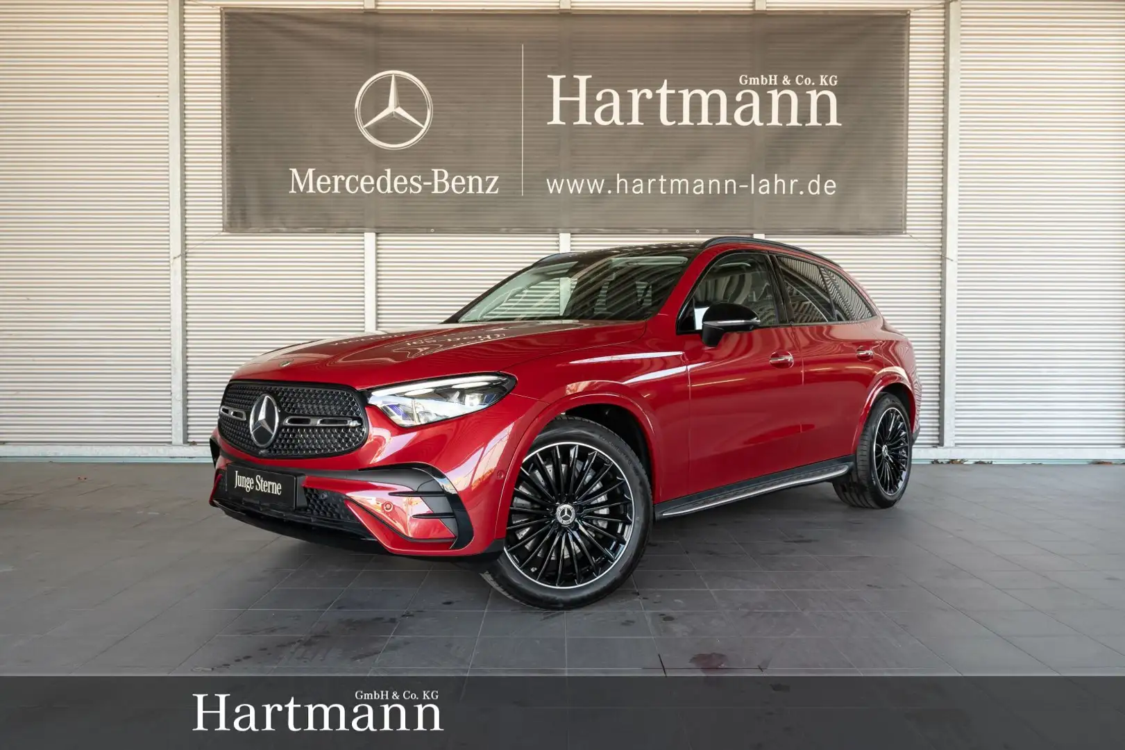 Mercedes-Benz GLC 300 GLC 300 4M AMG Night Premium+ Panorama Distronic Červená - 1